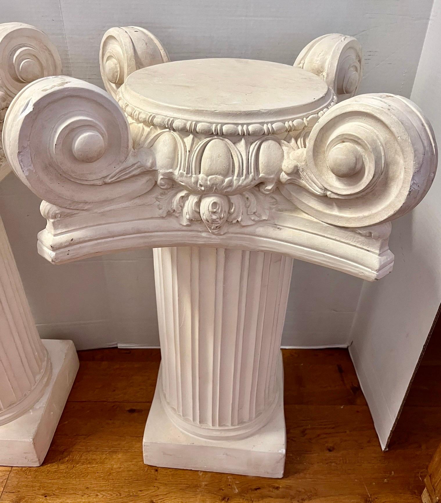 Pair of Neoclassical Pedestals Columns Side Tables In Good Condition For Sale In West Hartford, CT