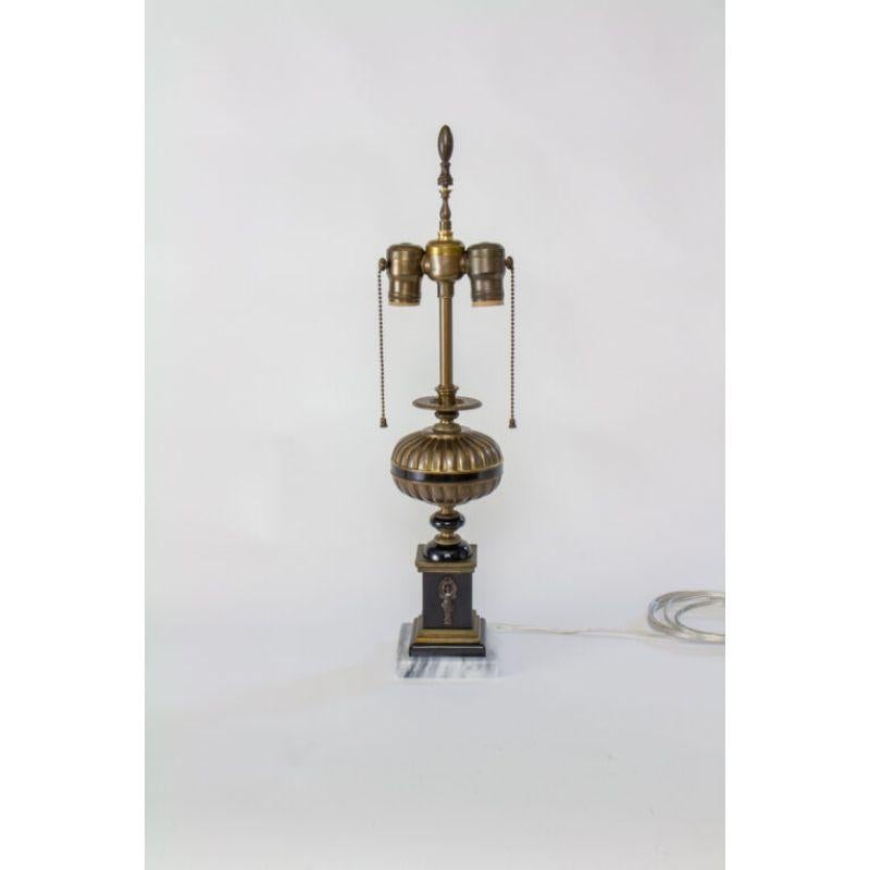 Pair of Neoclassical Revival Brass and Black Resin Lamps For Sale 3