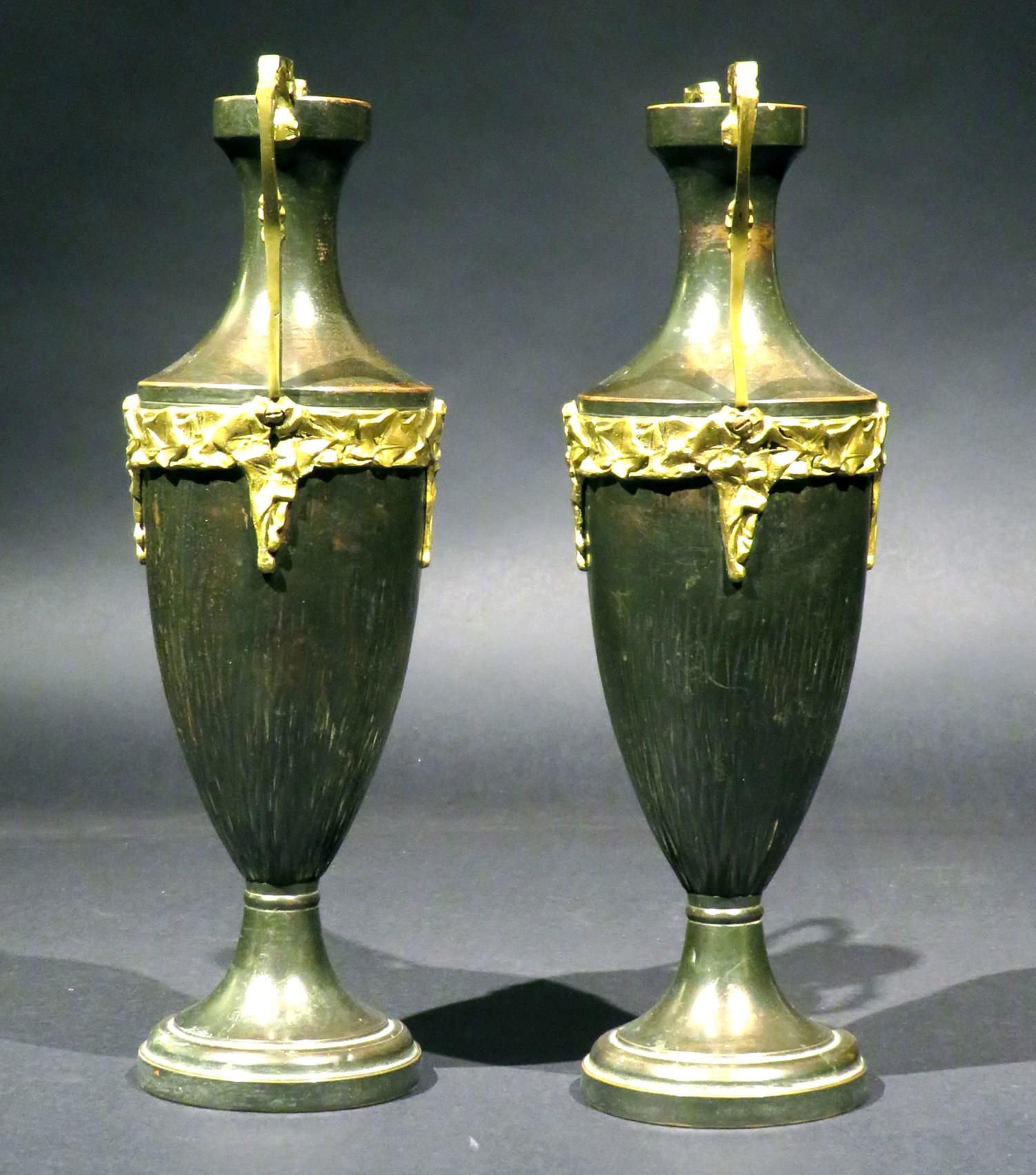 Fine Pair of Neoclassical Revival Bronze Patinated Copper Urns, Circa 1900 In Good Condition For Sale In Ottawa, Ontario