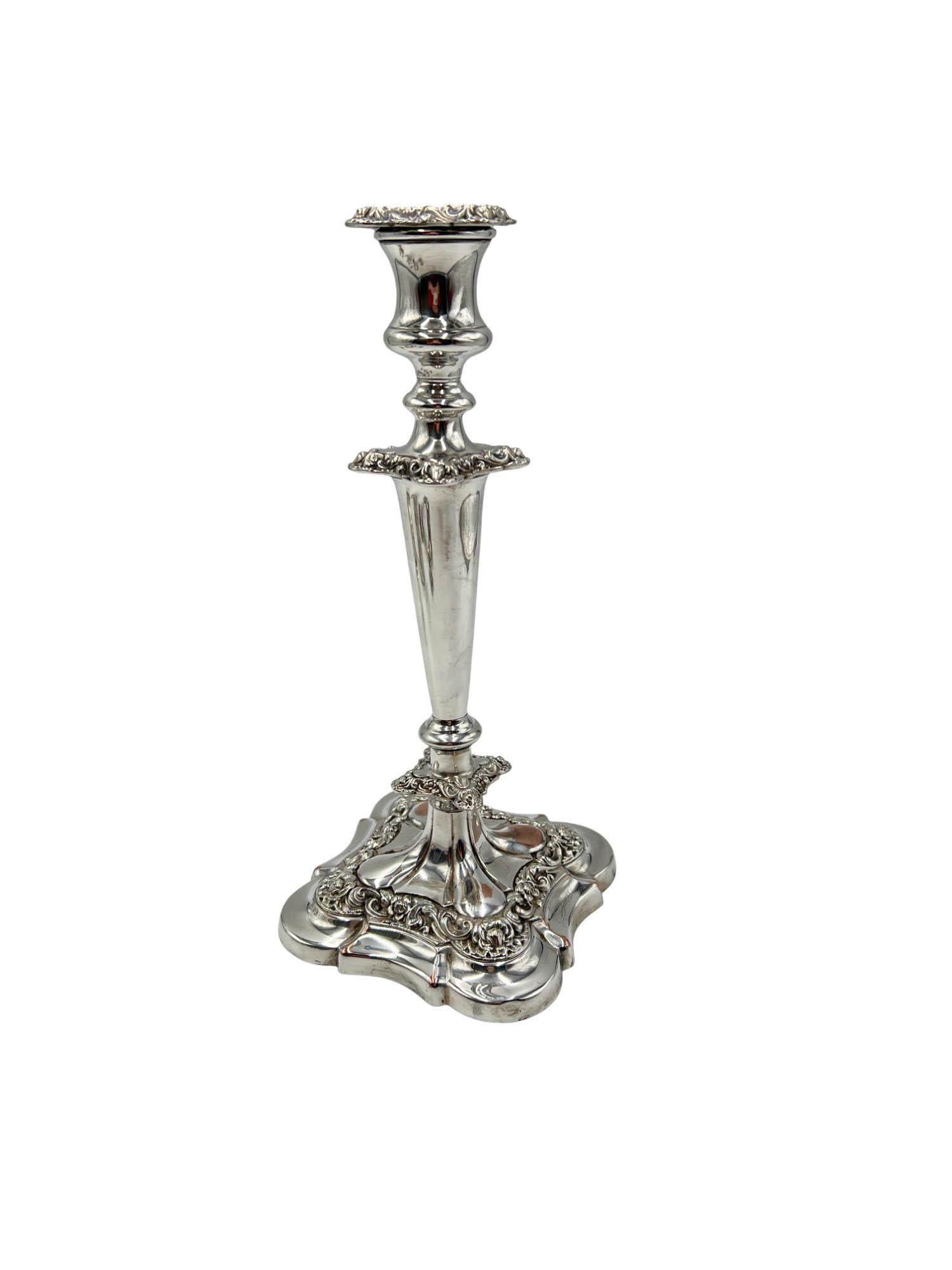 Coppia di candelabri Neoclassici Revival placcati in argento di Suckling Ltd., Inghilterra in vendita 4