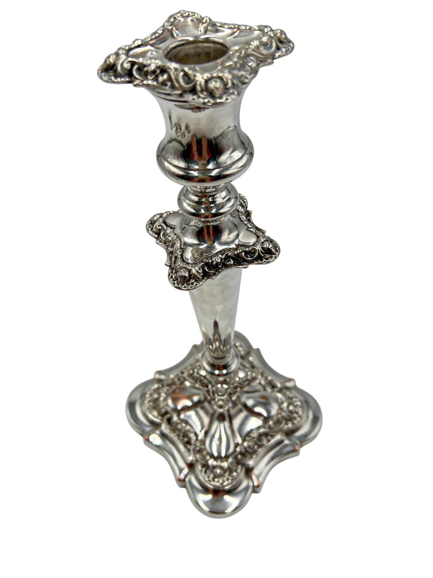 Coppia di candelabri Neoclassici Revival placcati in argento di Suckling Ltd., Inghilterra in vendita 6