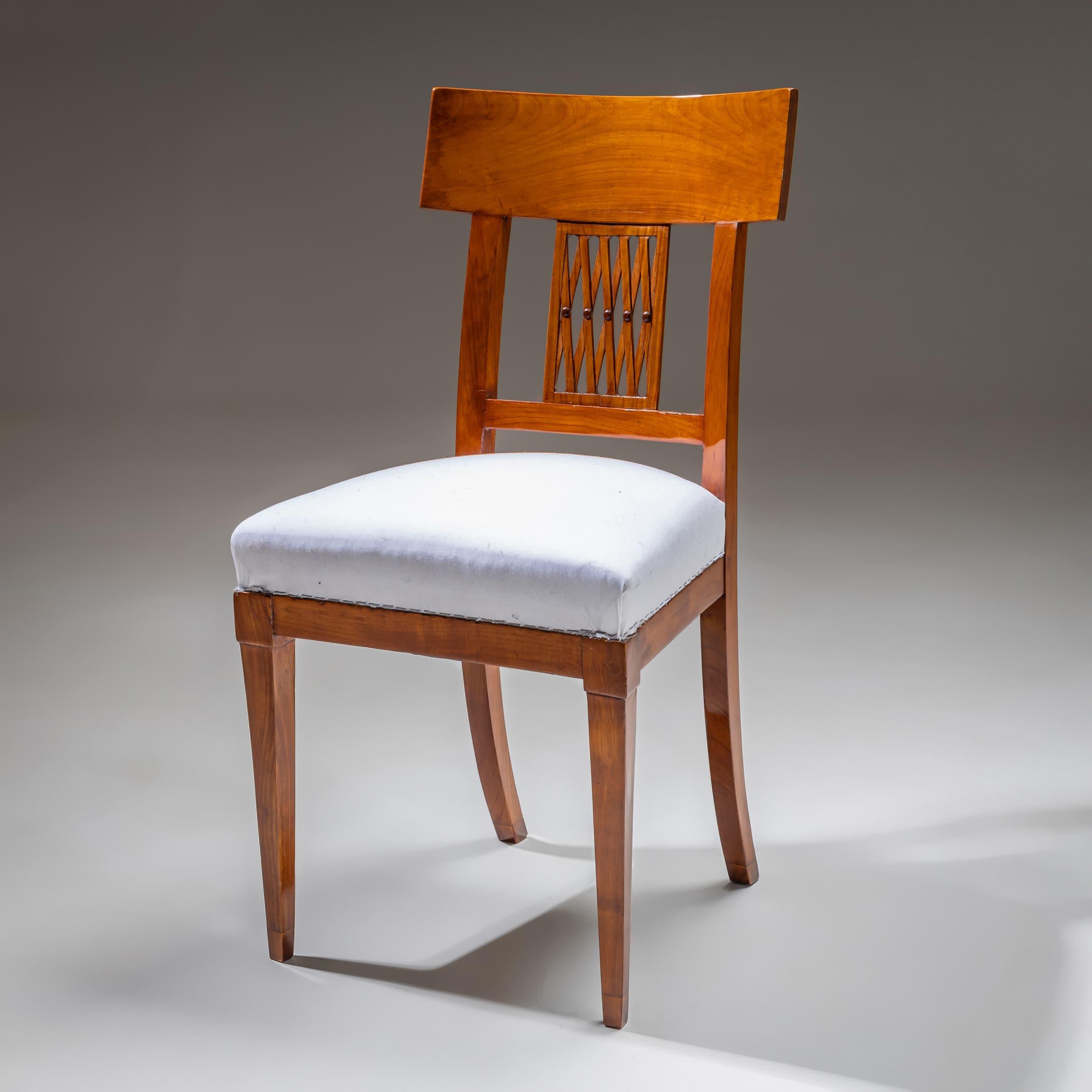 Paire de chaises d'appoint néoclassiques, début du 19ème siècle en vente 1