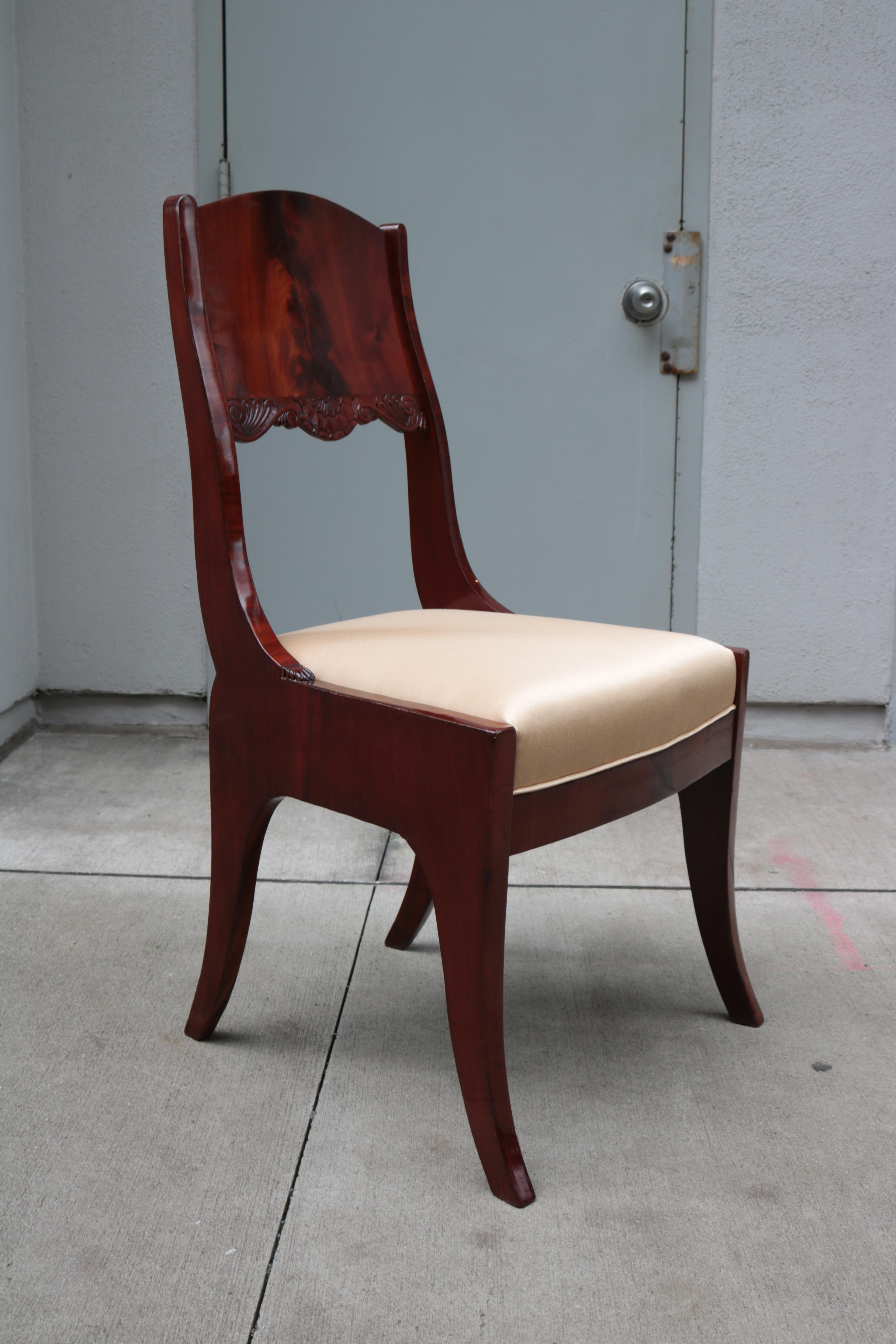 Néoclassique Paire de chaises d'appoint néoclassiques en vente