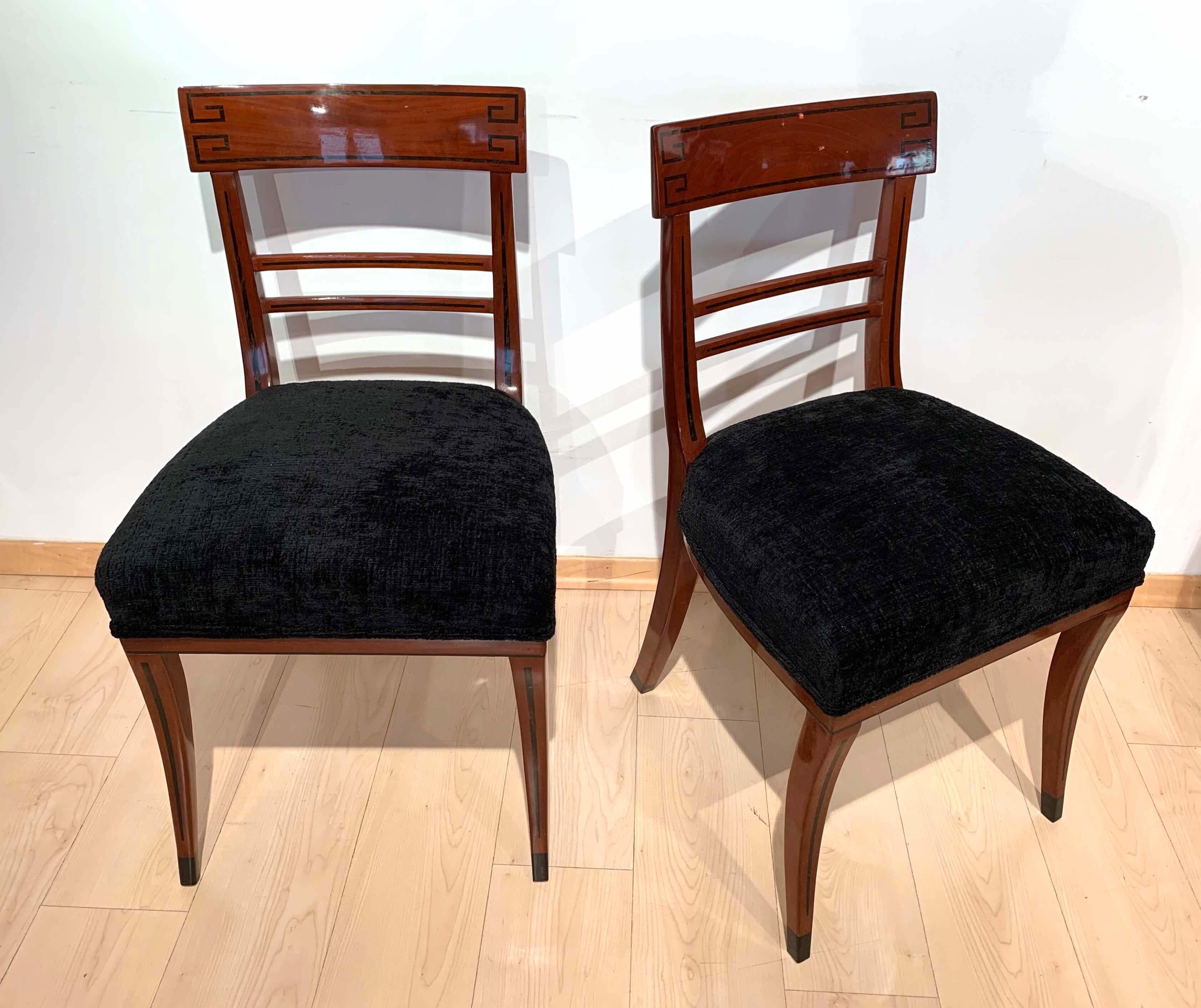 Biedermeier Side Chair, Mahogany, Ebony Inlays, Black Velvet, Austria circa 1820 In Good Condition For Sale In Regensburg, DE