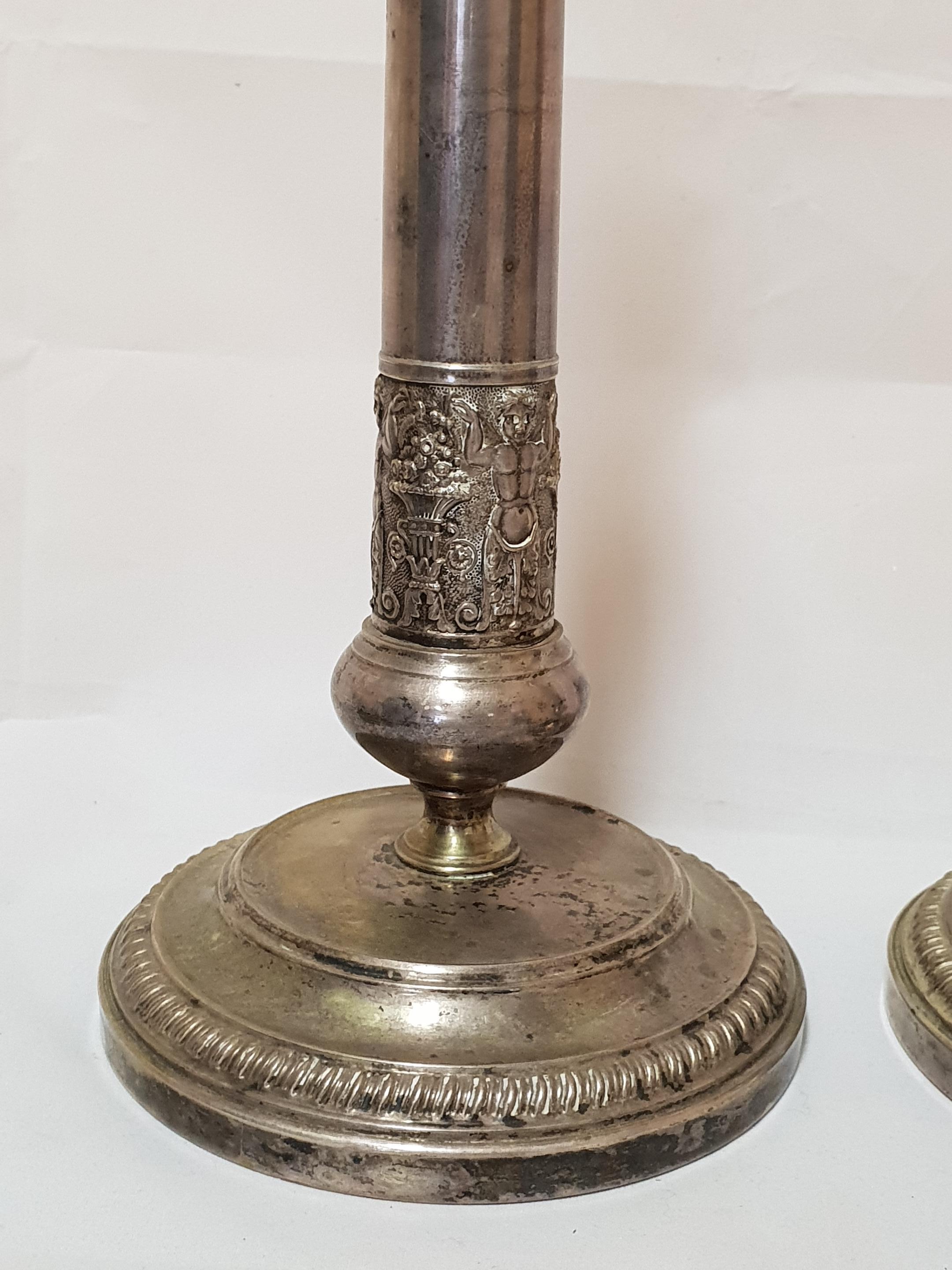 Pair of Neoclassical Silver Plated Candlesticks, 1830s (Französisch)