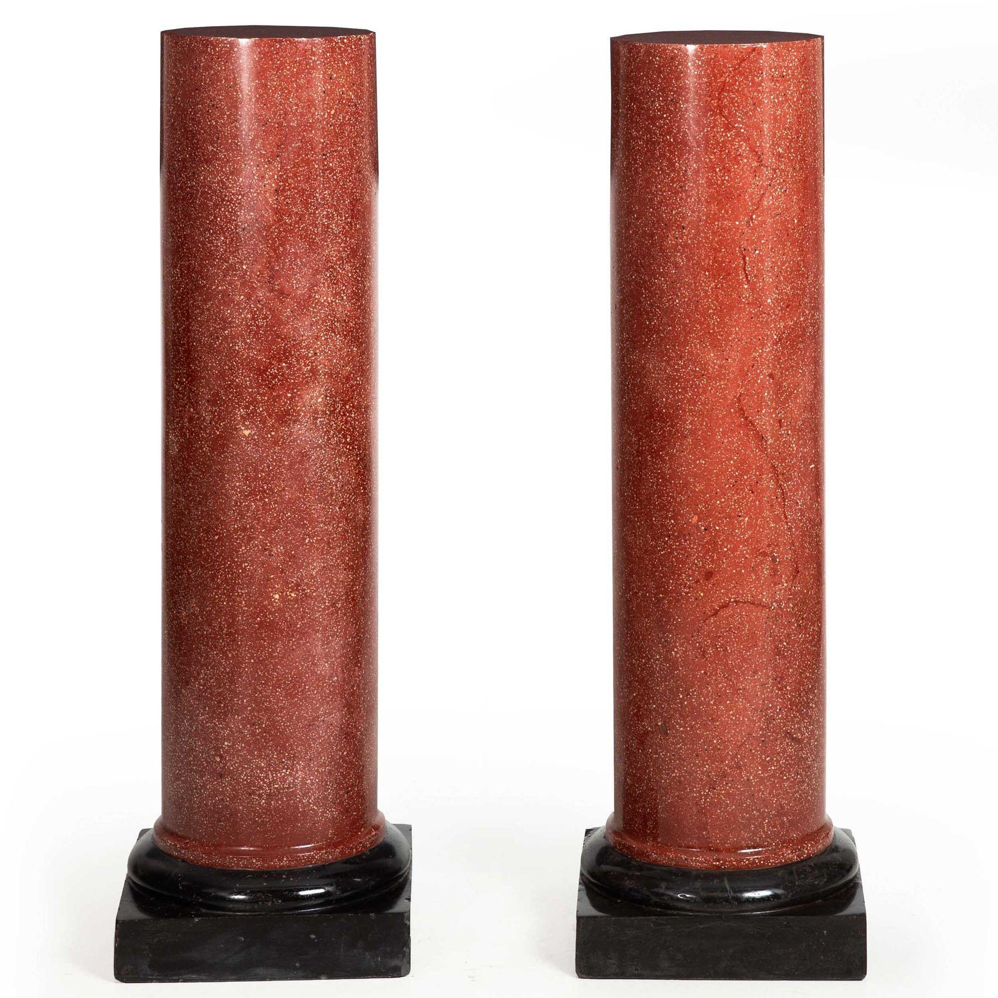 Néoclassique Paire de colonnes de piédestaux néoclassiques simulées en porphyre Scagliola en vente