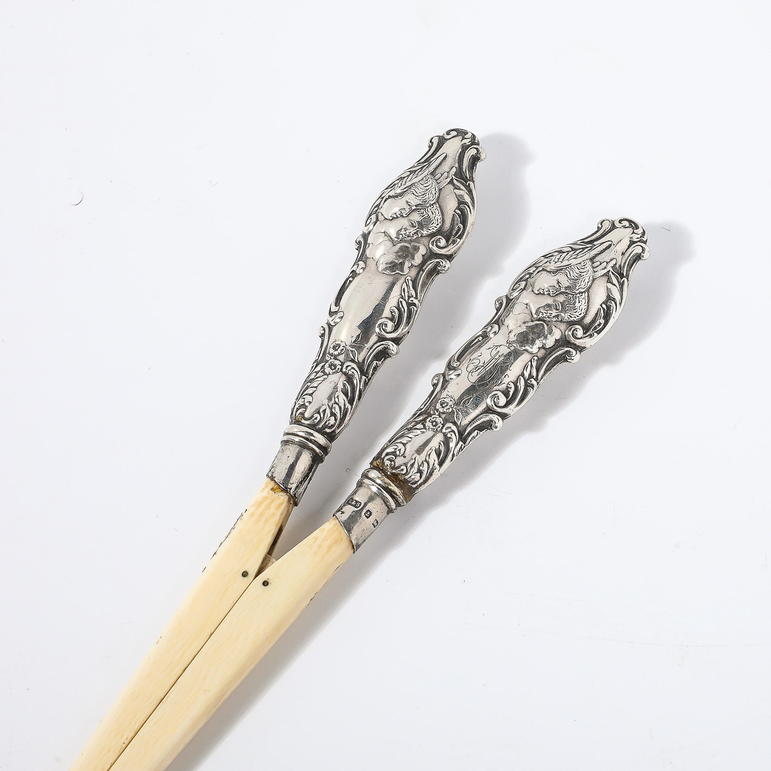 Fine XIX secolo Coppia di pinze neoclassiche in argento e osso in vendita