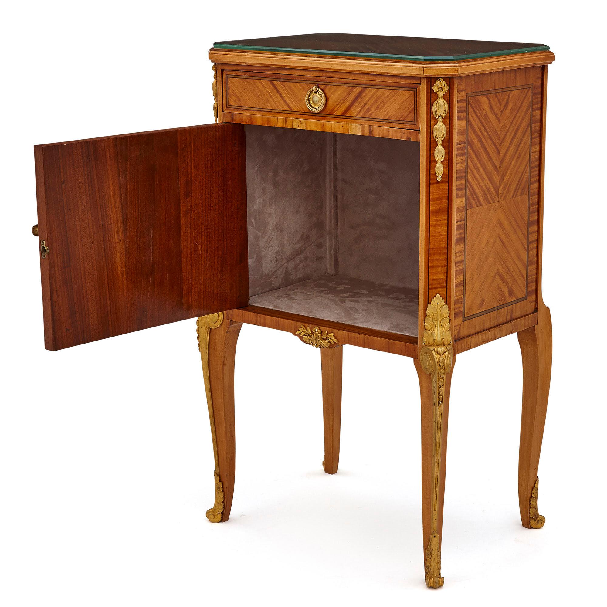 French Pair of Neoclassical Style Bedside Cabinets Retailed by Au Gros Chêne For Sale