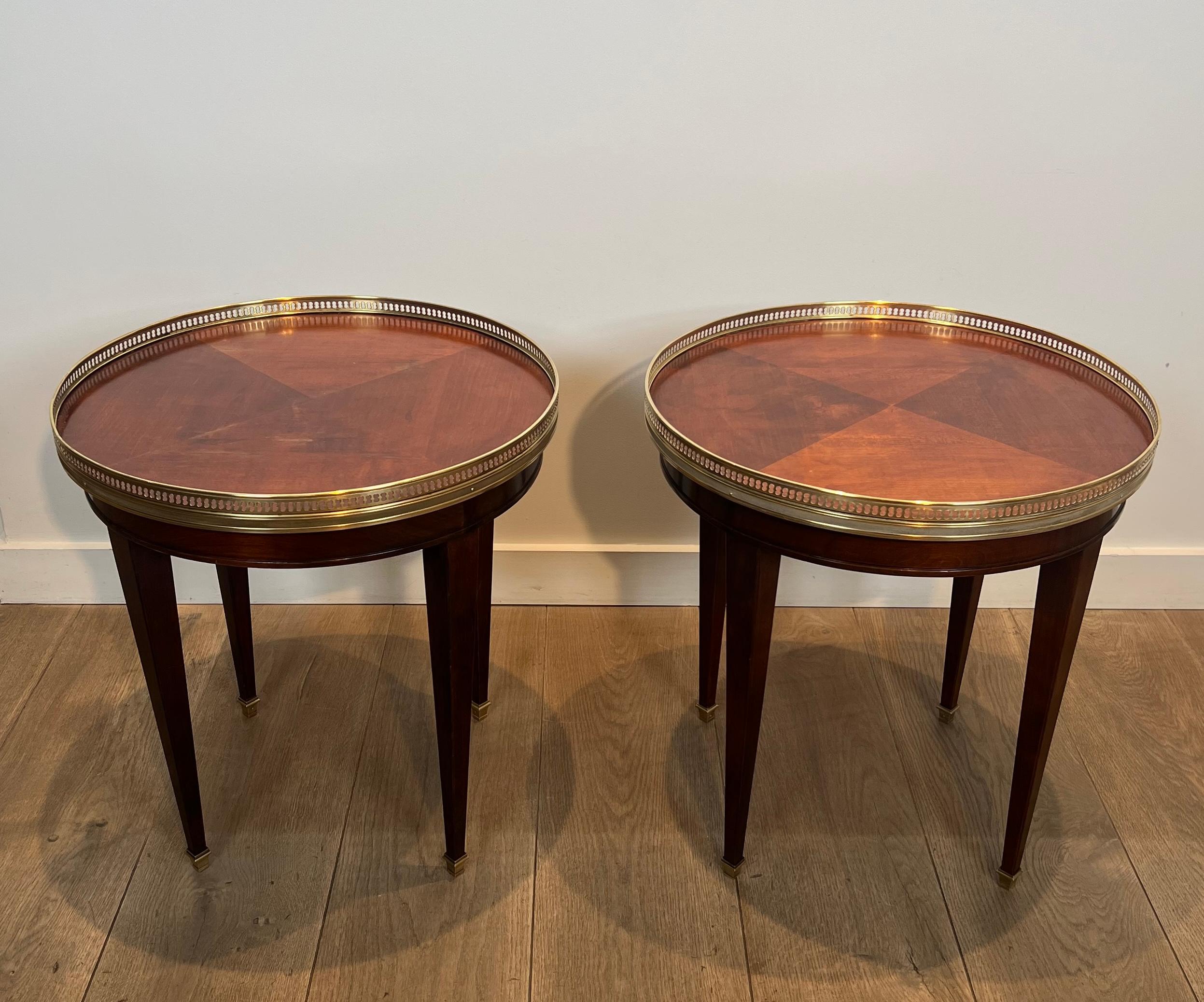 Pair of Neoclassical Style Bouillotte Tables, Wood and Brass Round Side Tables en vente 4