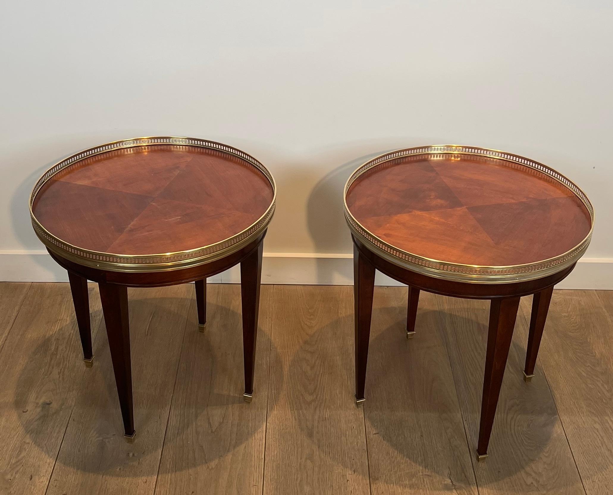 Pair of Neoclassical Style Bouillotte Tables, Wood and Brass Round Side Tables en vente 5