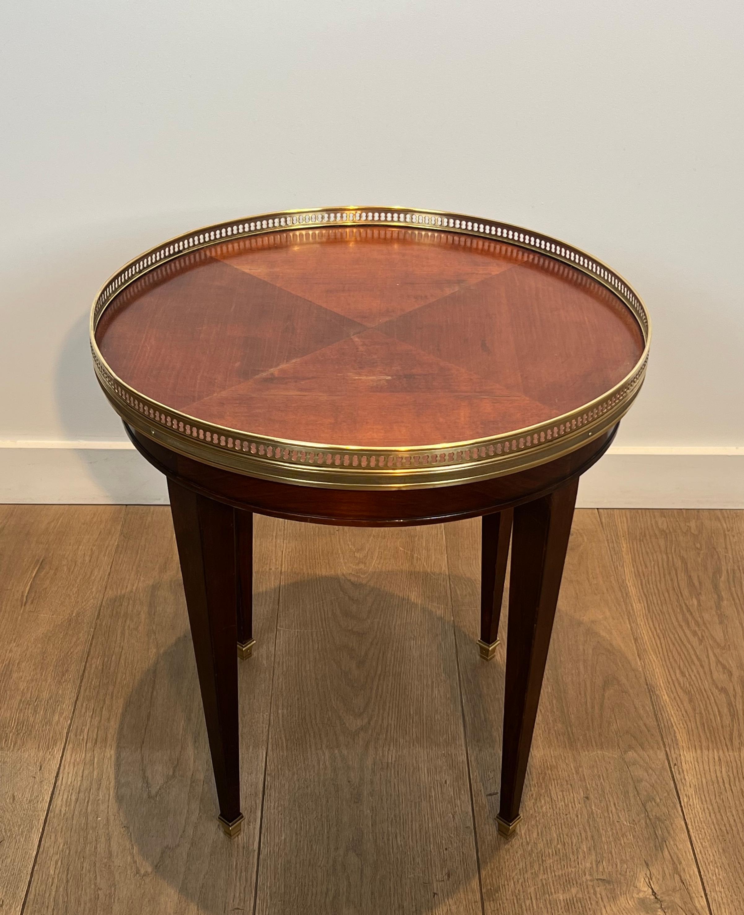 Pair of Neoclassical Style Bouillotte Tables, Wood and Brass Round Side Tables Bon état - En vente à Marcq-en-Barœul, Hauts-de-France