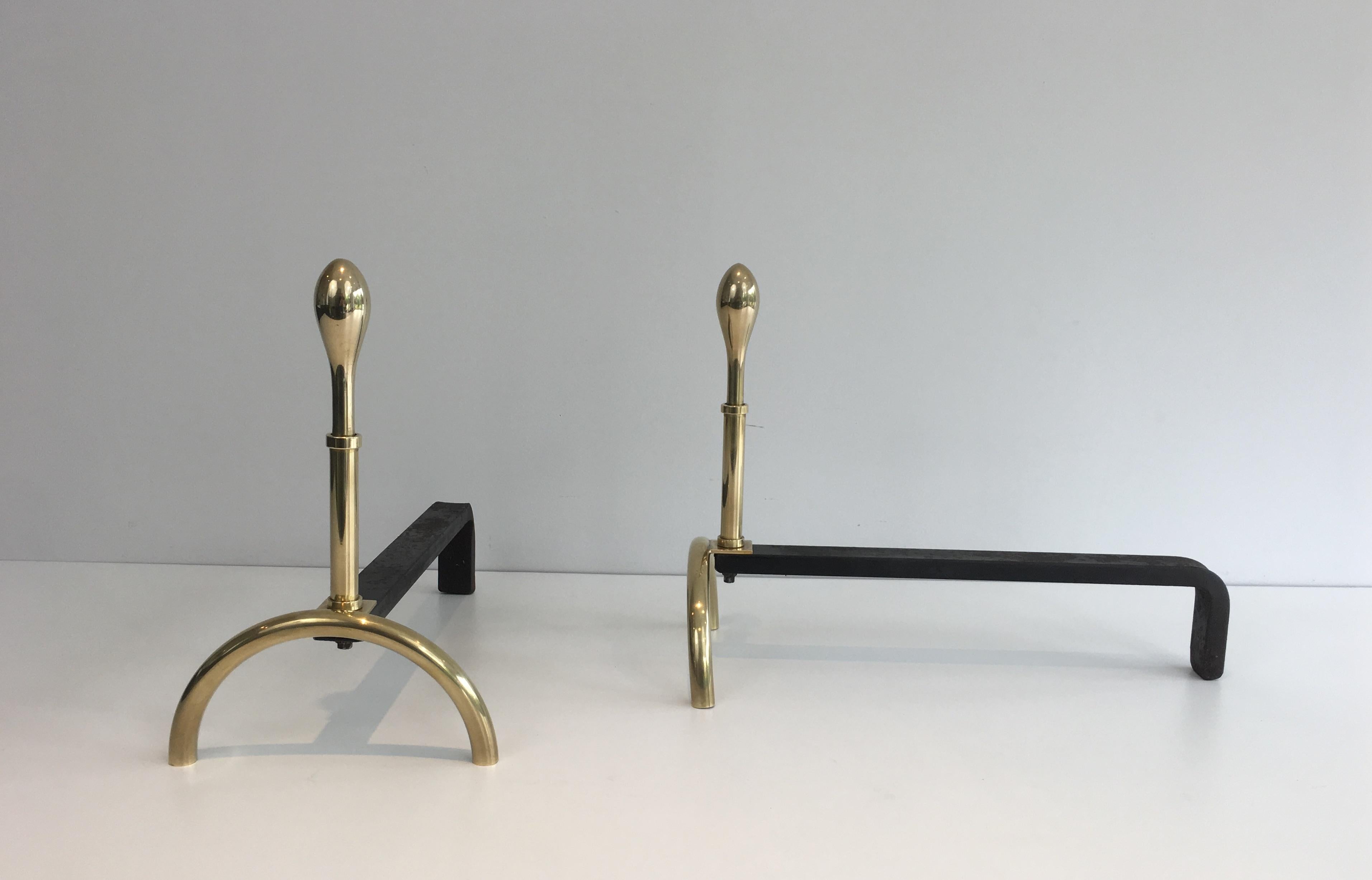 Pair of Neoclassical Style Brass and Iron Andirons, French, circa 1970 In Good Condition For Sale In Marcq-en-Barœul, Hauts-de-France