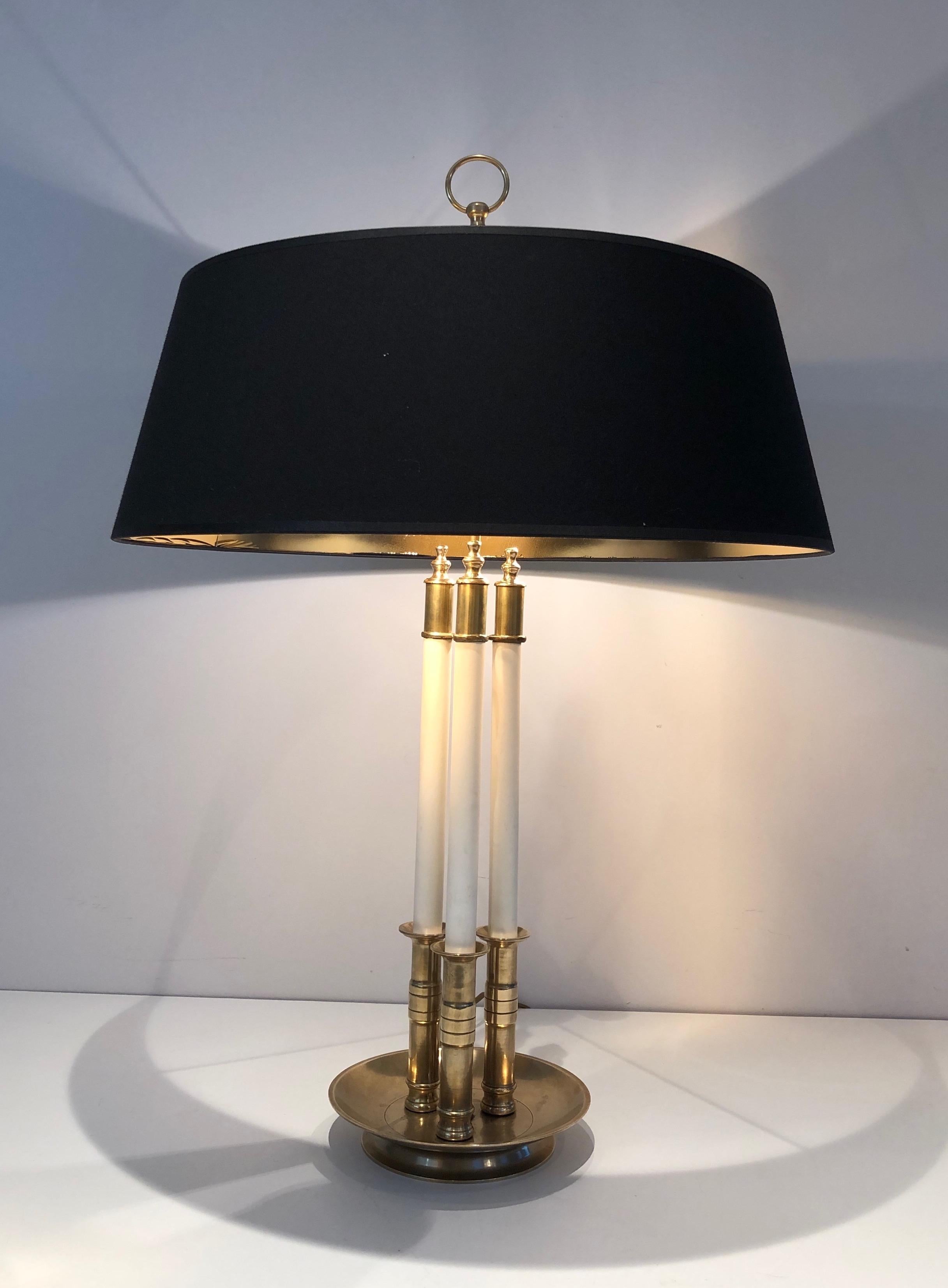 Pair of Neoclassical Style Brass and White Lacquered Table Lamps For Sale 1