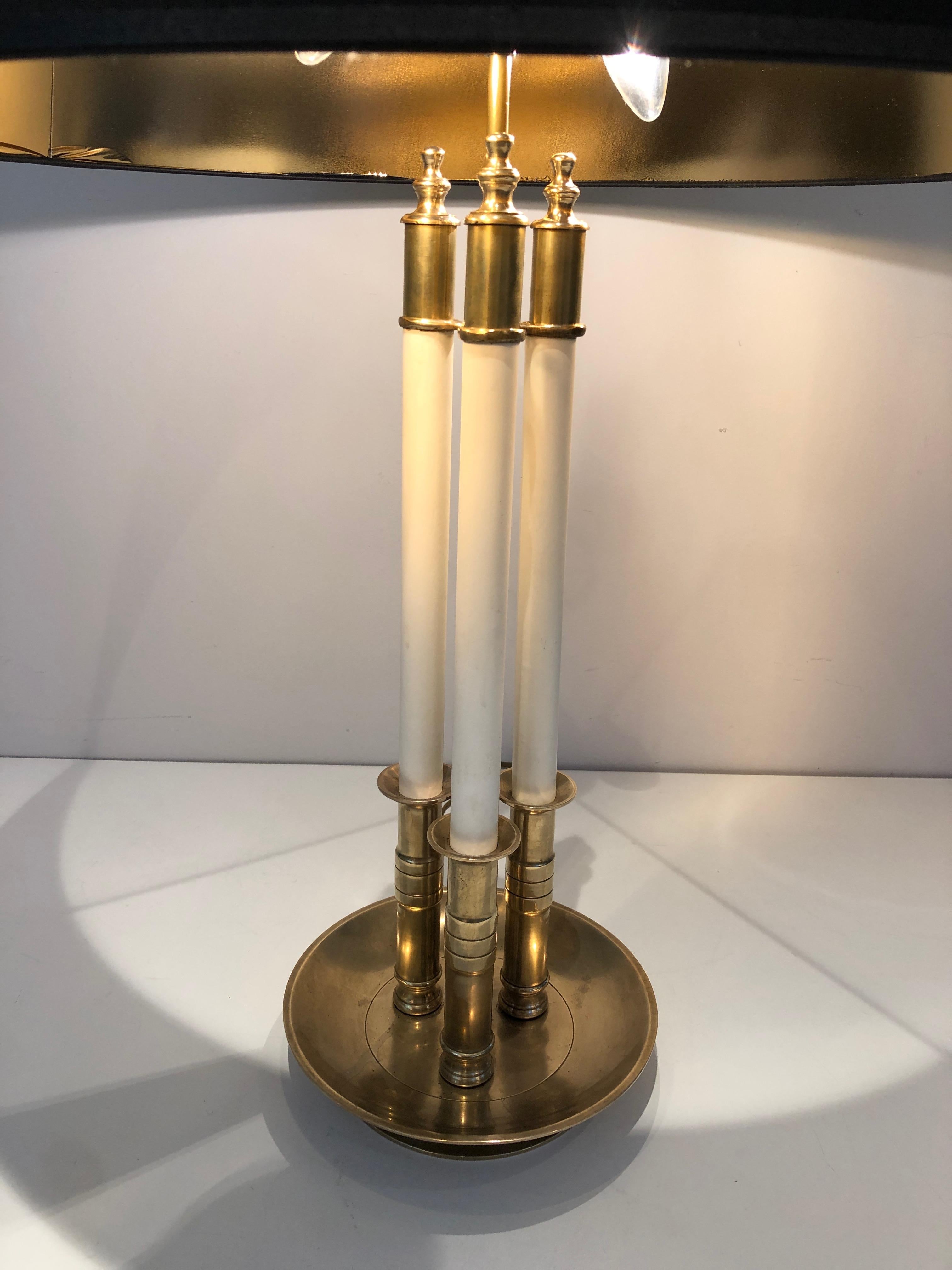 Pair of Neoclassical Style Brass and White Lacquered Table Lamps For Sale 4
