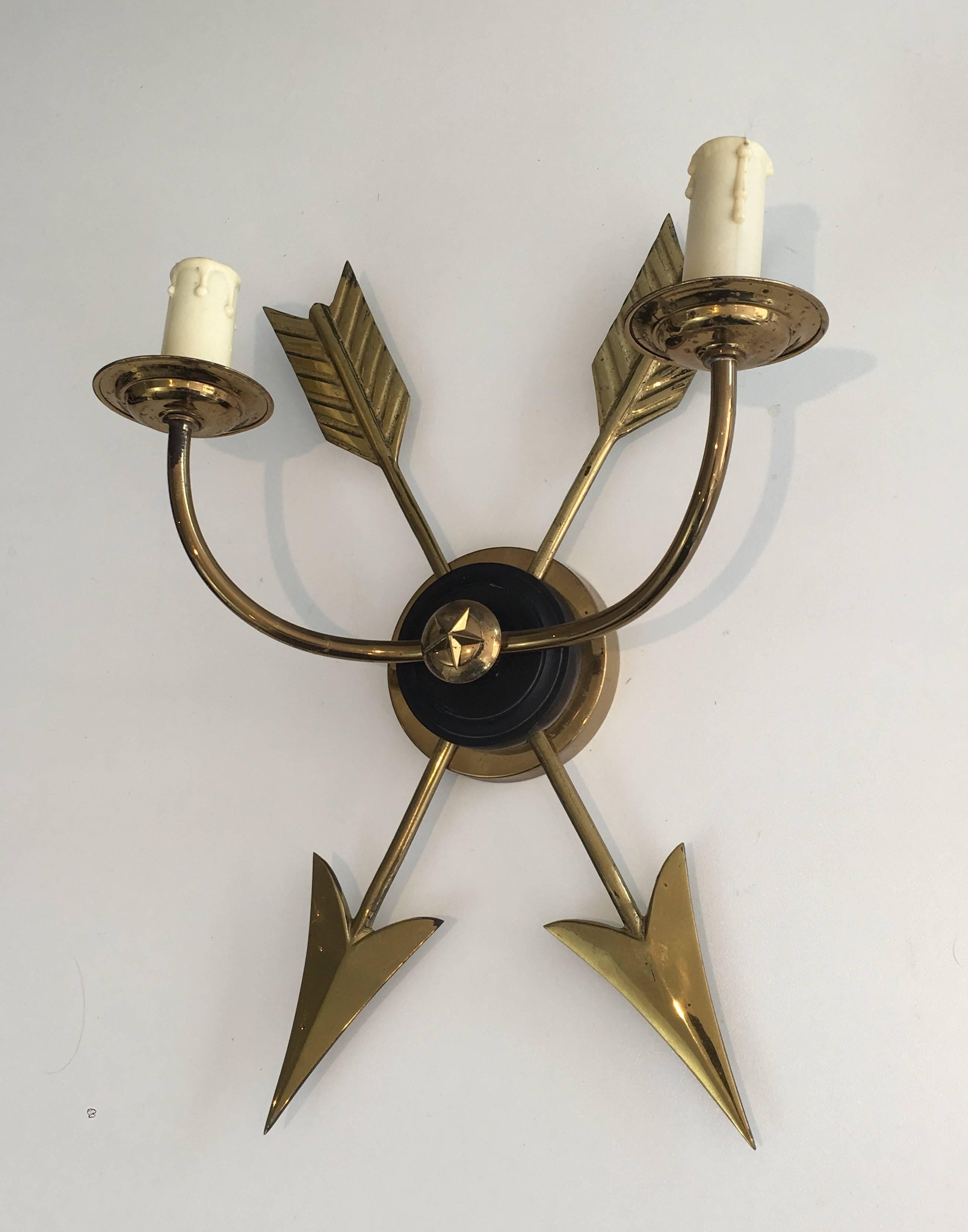 Pair of Neoclassical Style Brass Arrow Sconces In Good Condition In Buchanan, NY