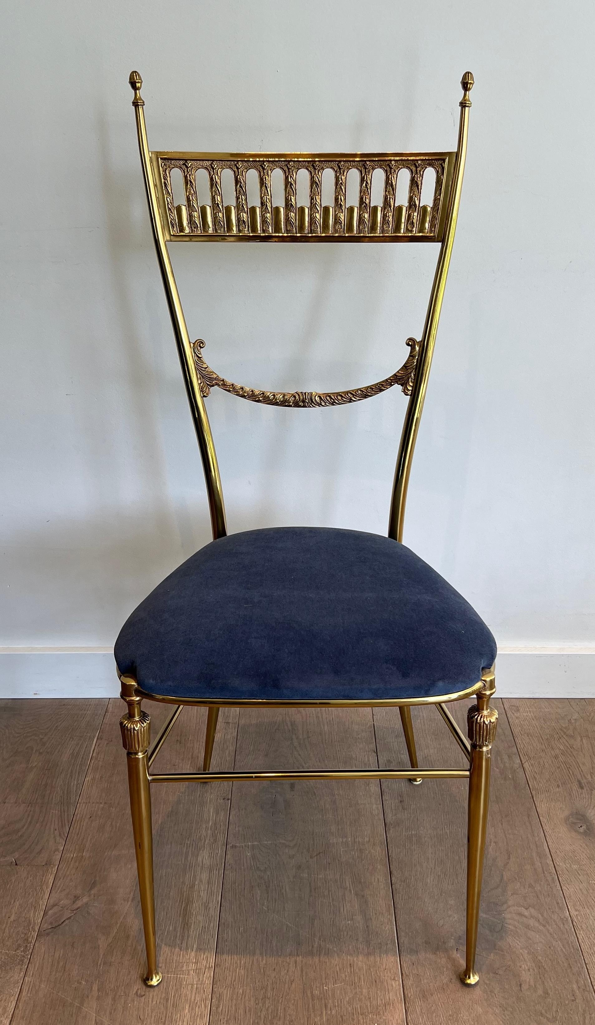 Francese Coppia di sedie in ottone in stile neoclassico attribuite alla Maison Jansen in vendita