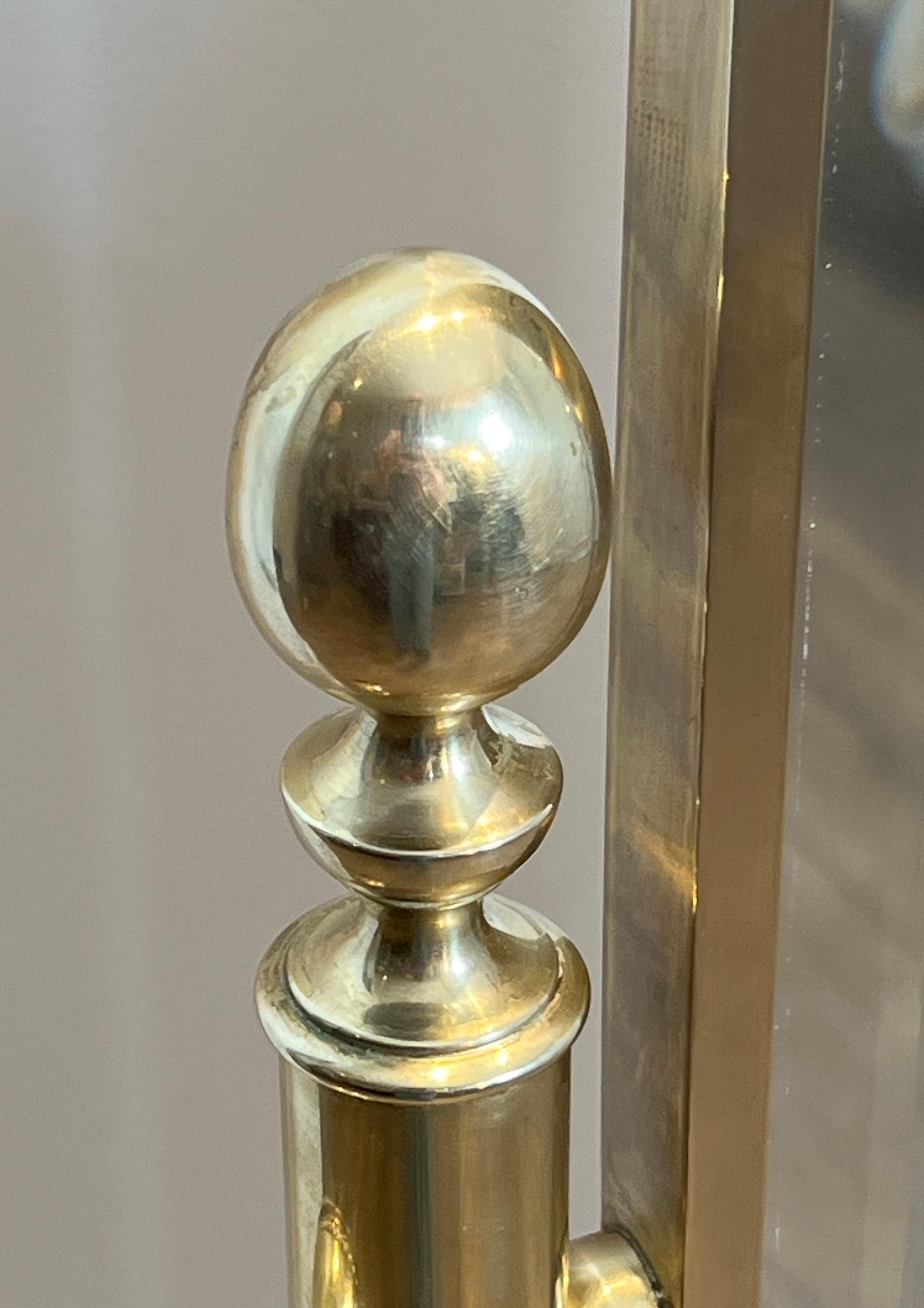 Paire de miroirs Psyché en laiton de style néoclassique dans le style de la Maison Jansen en vente 6