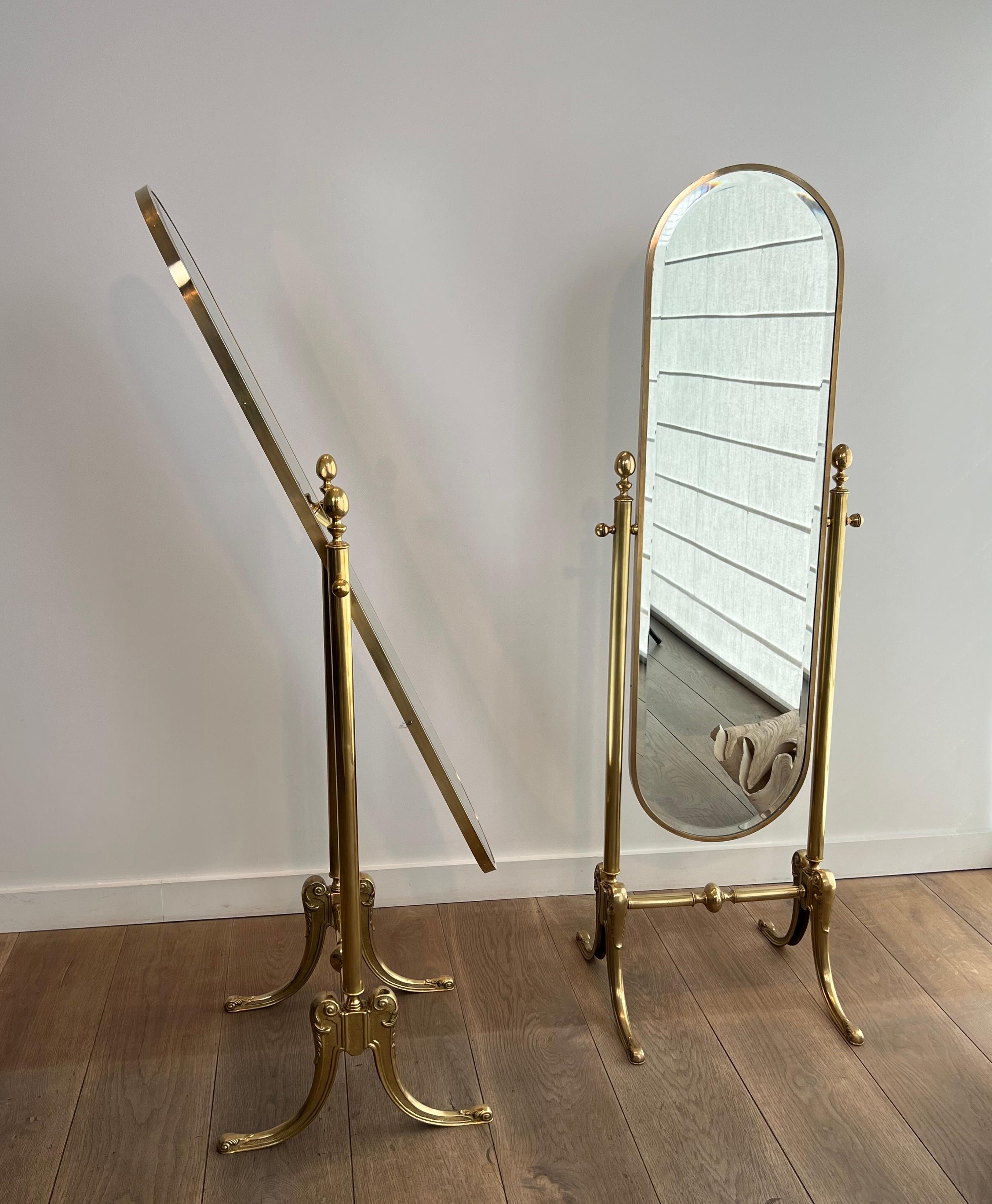 Paire de miroirs Psyché en laiton de style néoclassique dans le style de la Maison Jansen en vente 12