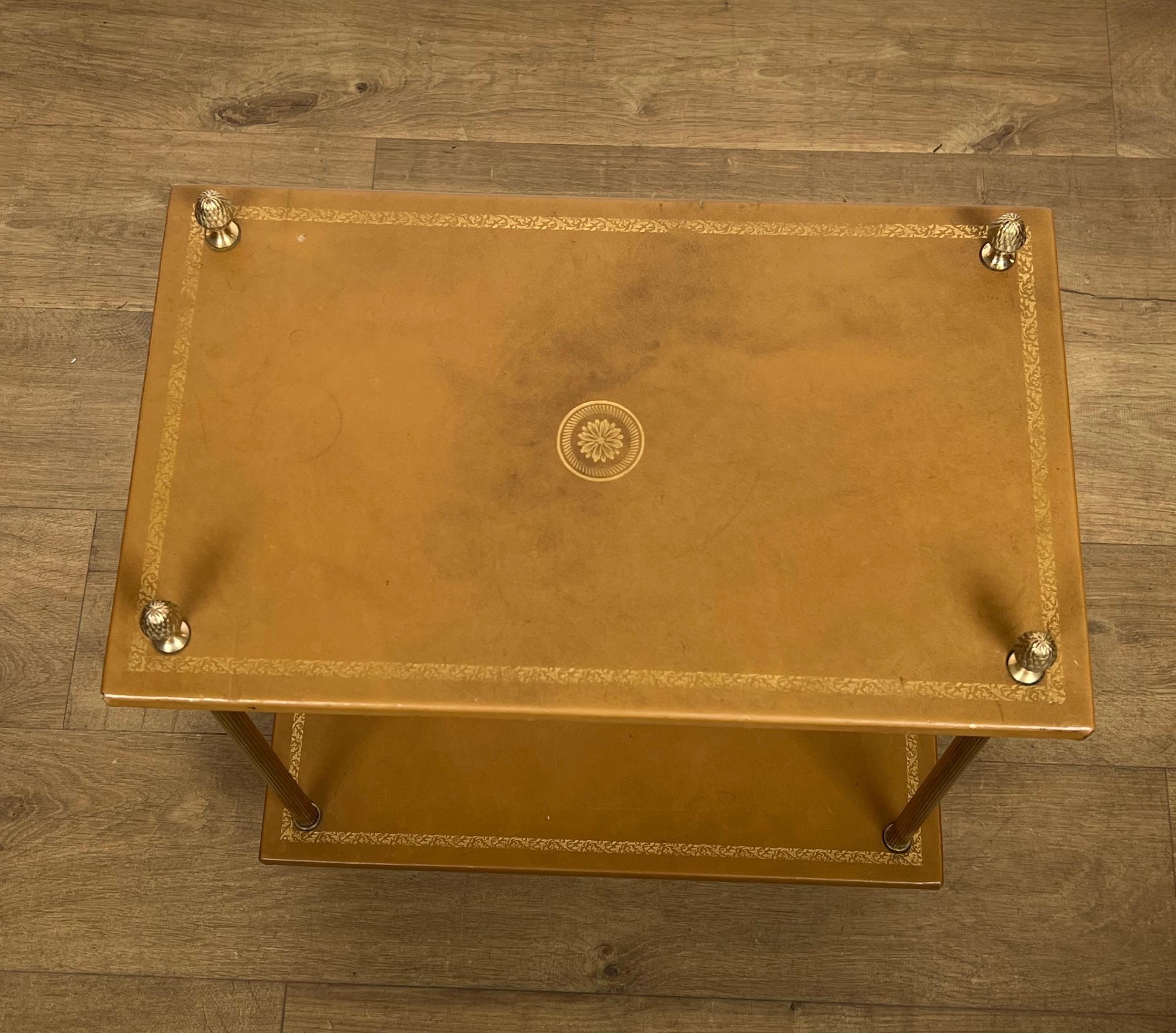 Mid-20th Century Pair of Neoclassical Style Brass Side Tables with Fawn Leather Trays Tops by For Sale