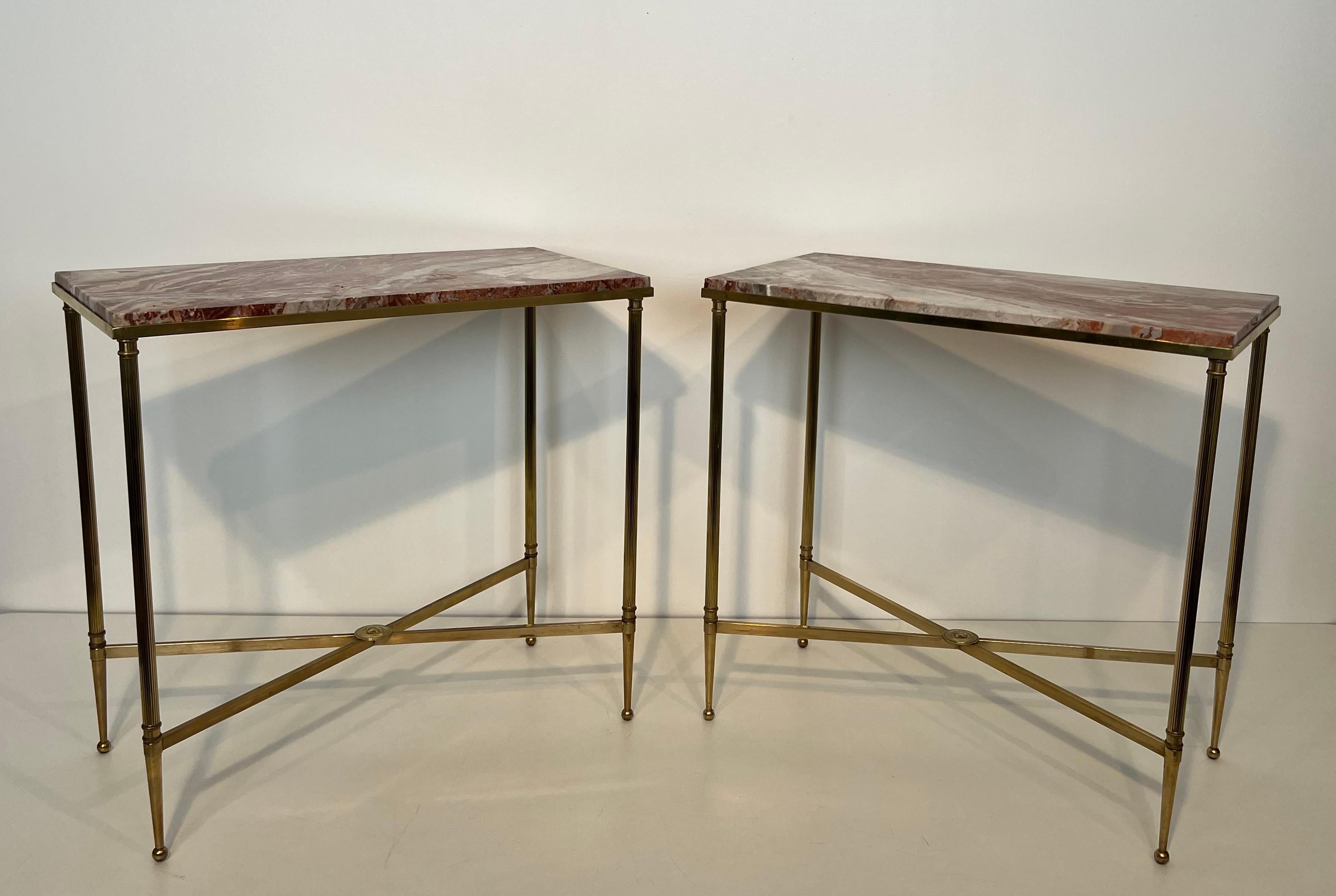 Paar Beistelltische aus Messing im neoklassischen Stil mit Marmorplatten von Maison Jansen im Angebot 3