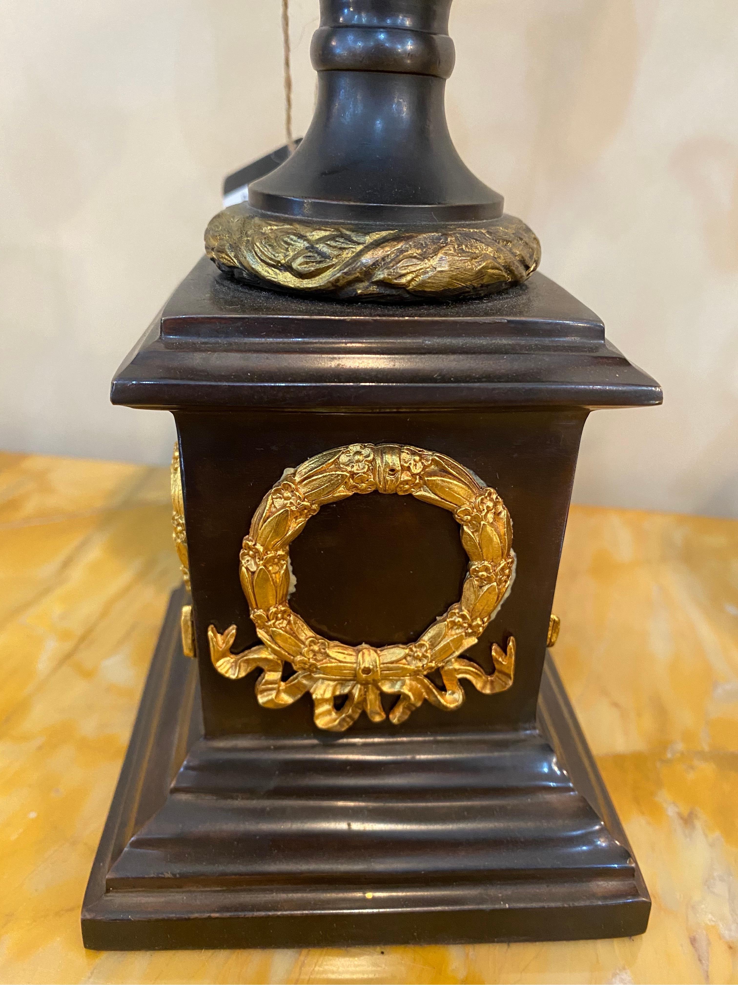 neoclassical urn