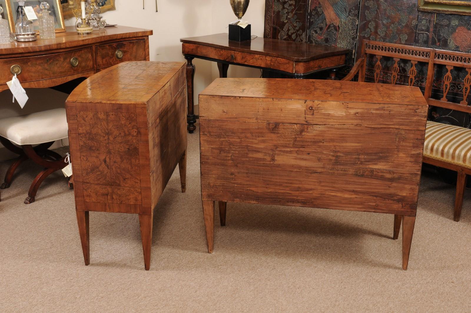 20th Century Pair of Neoclassical Style Burled Walnut Italian Bow-Front Commodes