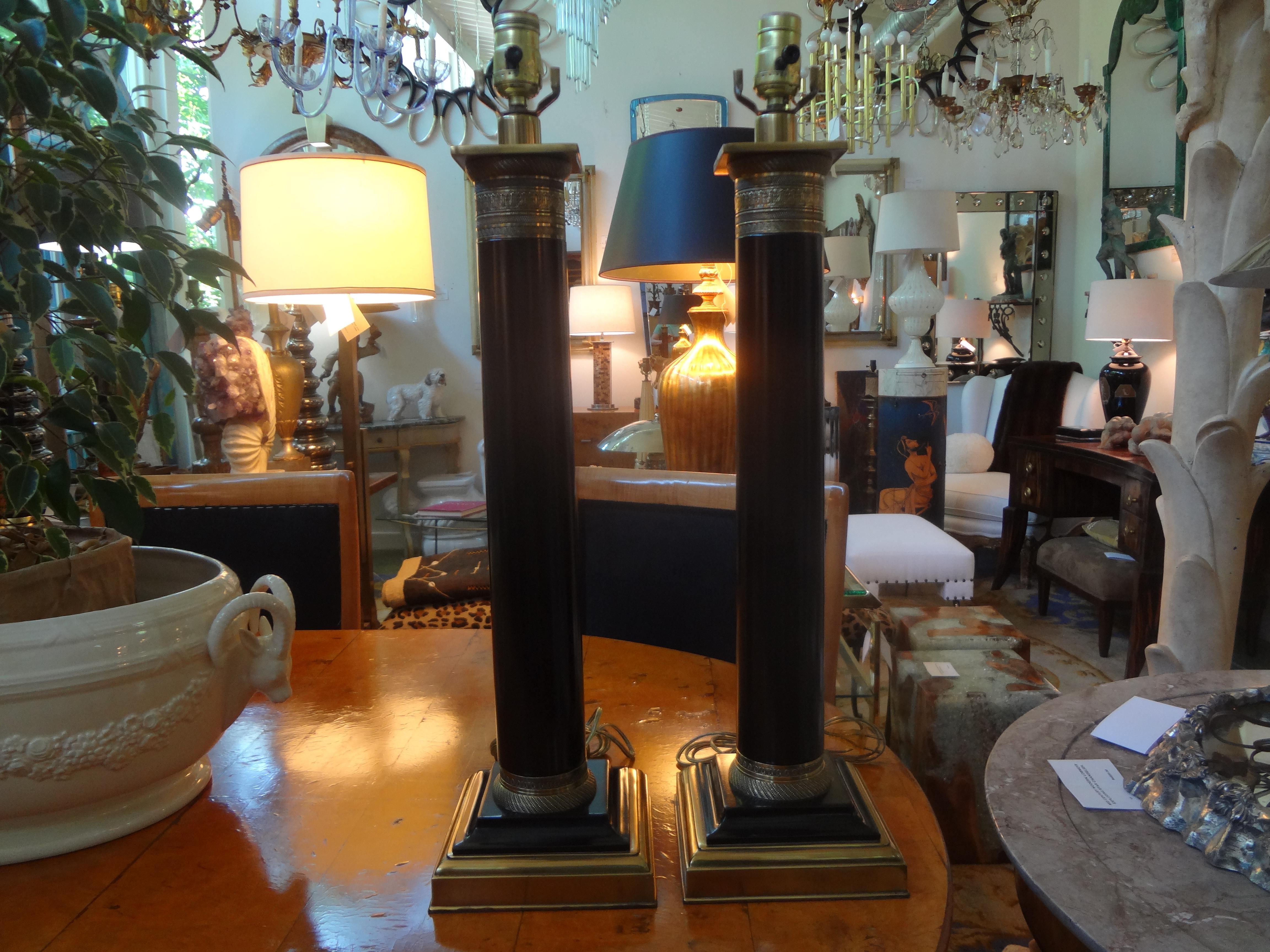 Pair of Neoclassical Style Tole Column Lamps In Good Condition In Houston, TX