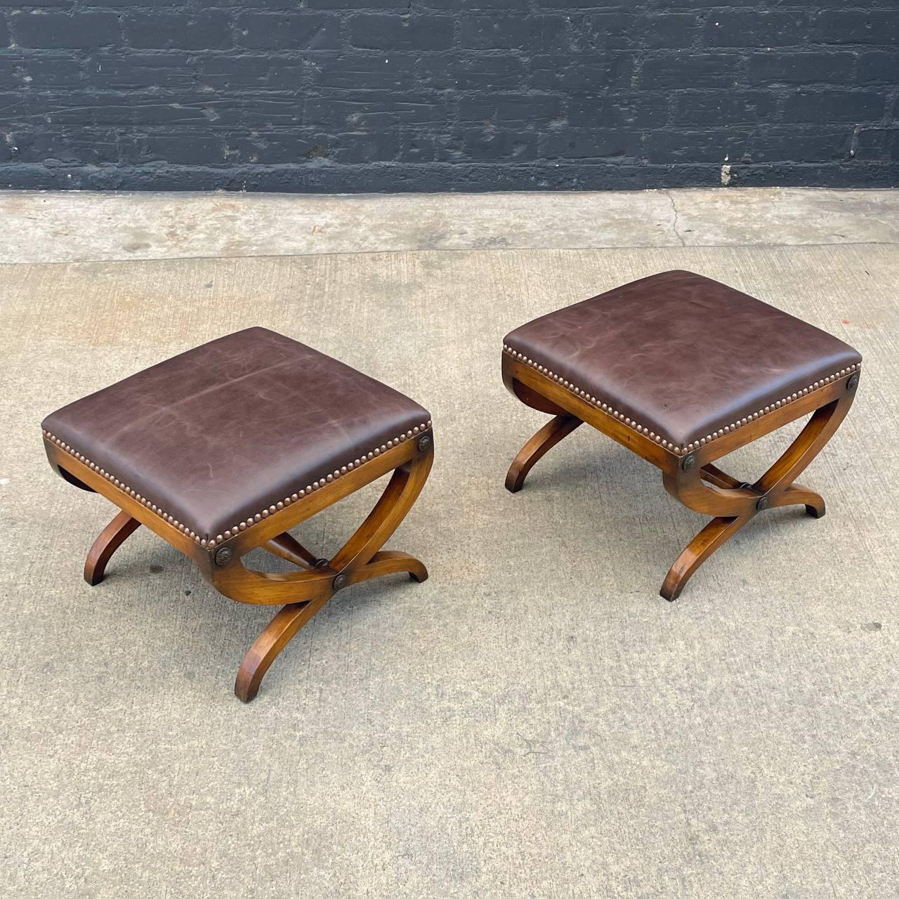 Pair of Neoclassical Style Curule Leather Benches In Good Condition For Sale In Los Angeles, CA