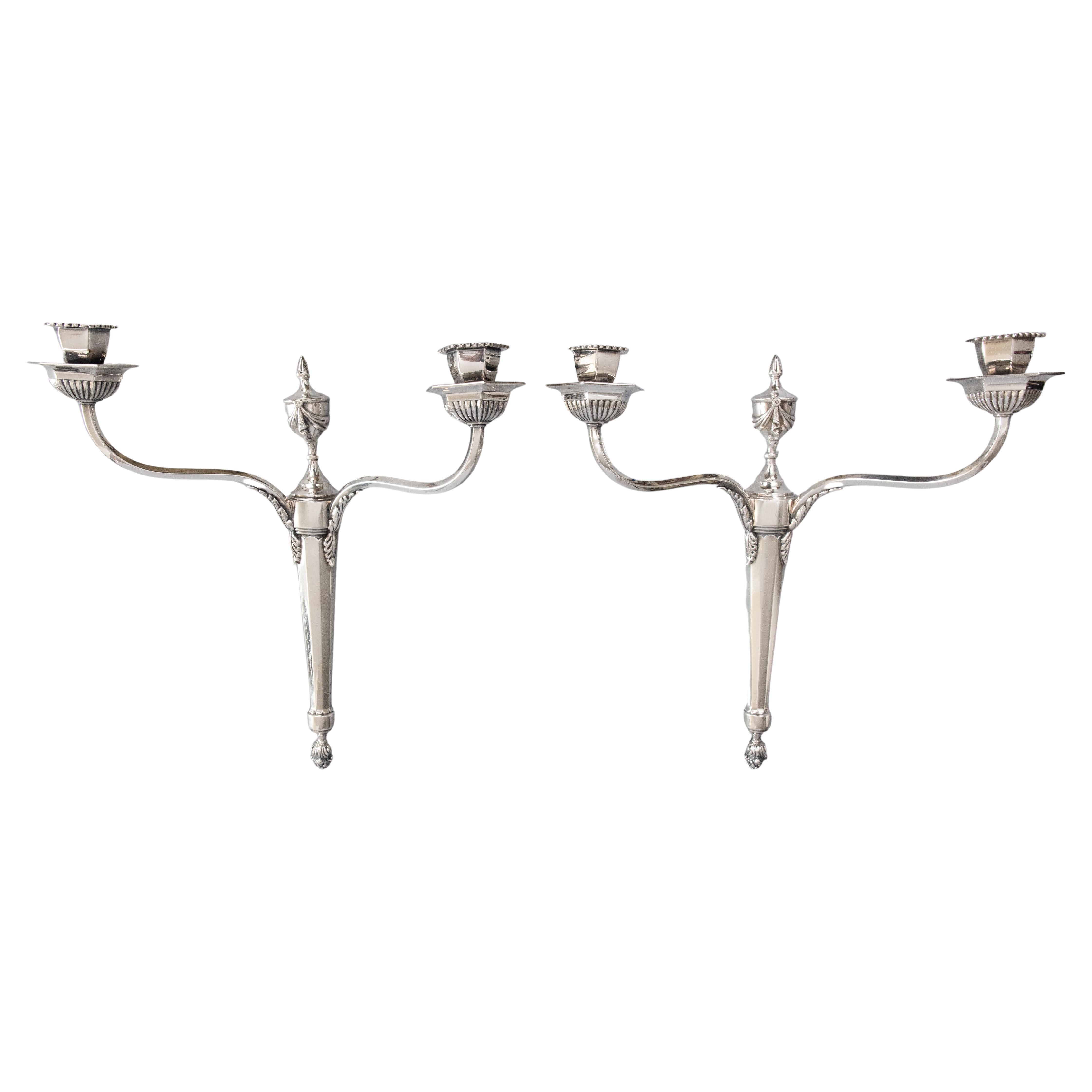 Paar englische Wandleuchter aus Silberblech im neoklassischen Stil, um 1950