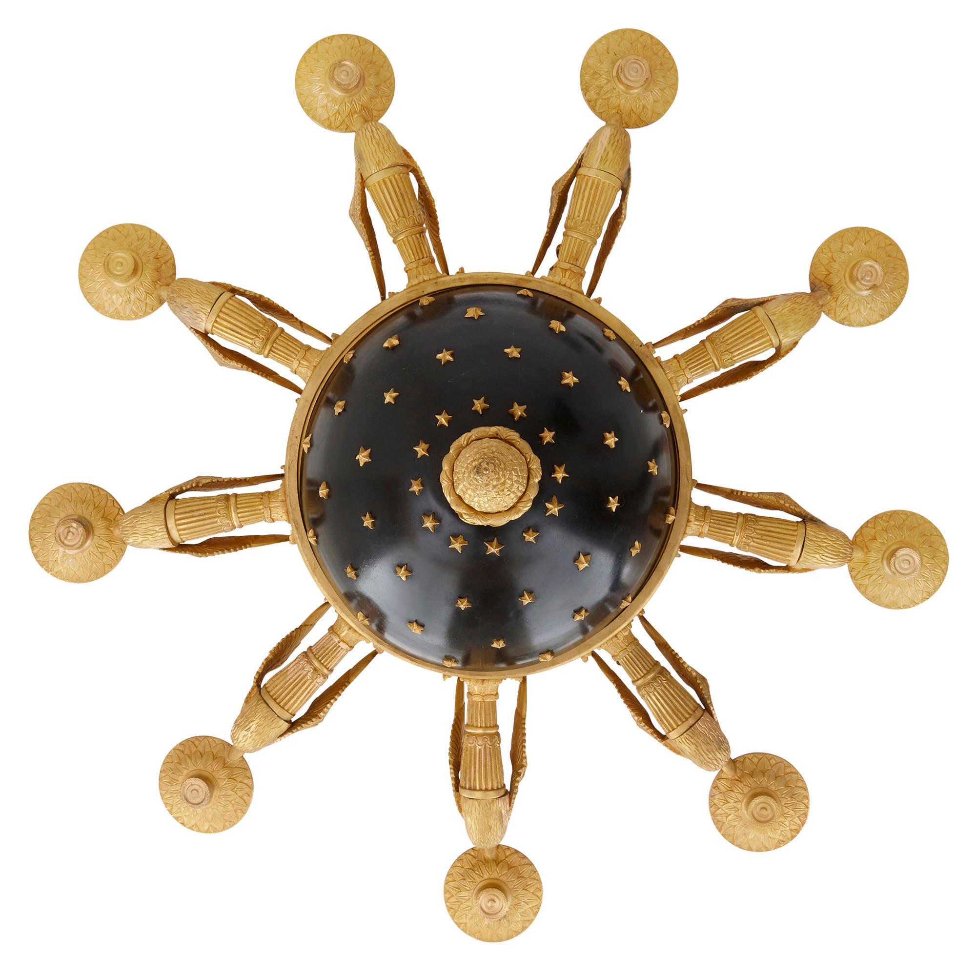 Similoro Coppia di lampadari in bronzo dorato in stile Neoclassico in vendita