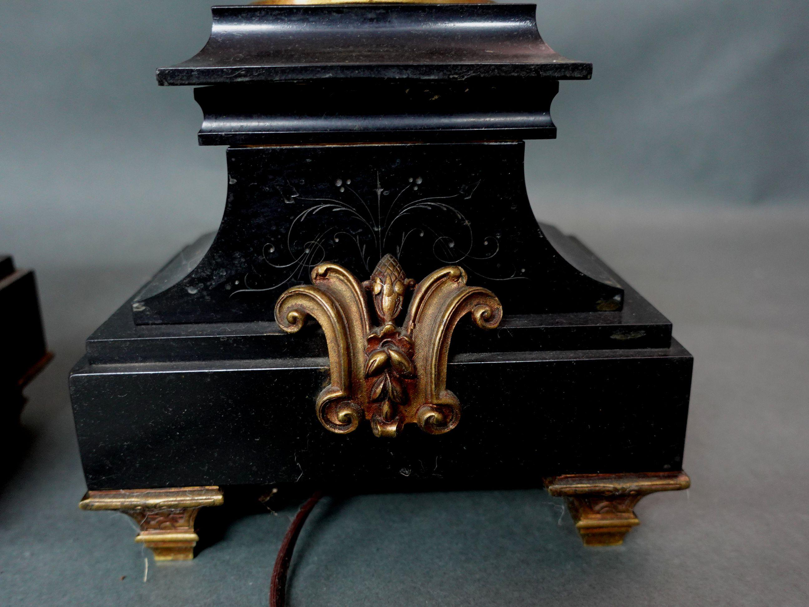 Pair of Neoclassical-Style Gilt-Bronze Urns Lamps on Black Marble Bases For Sale 1