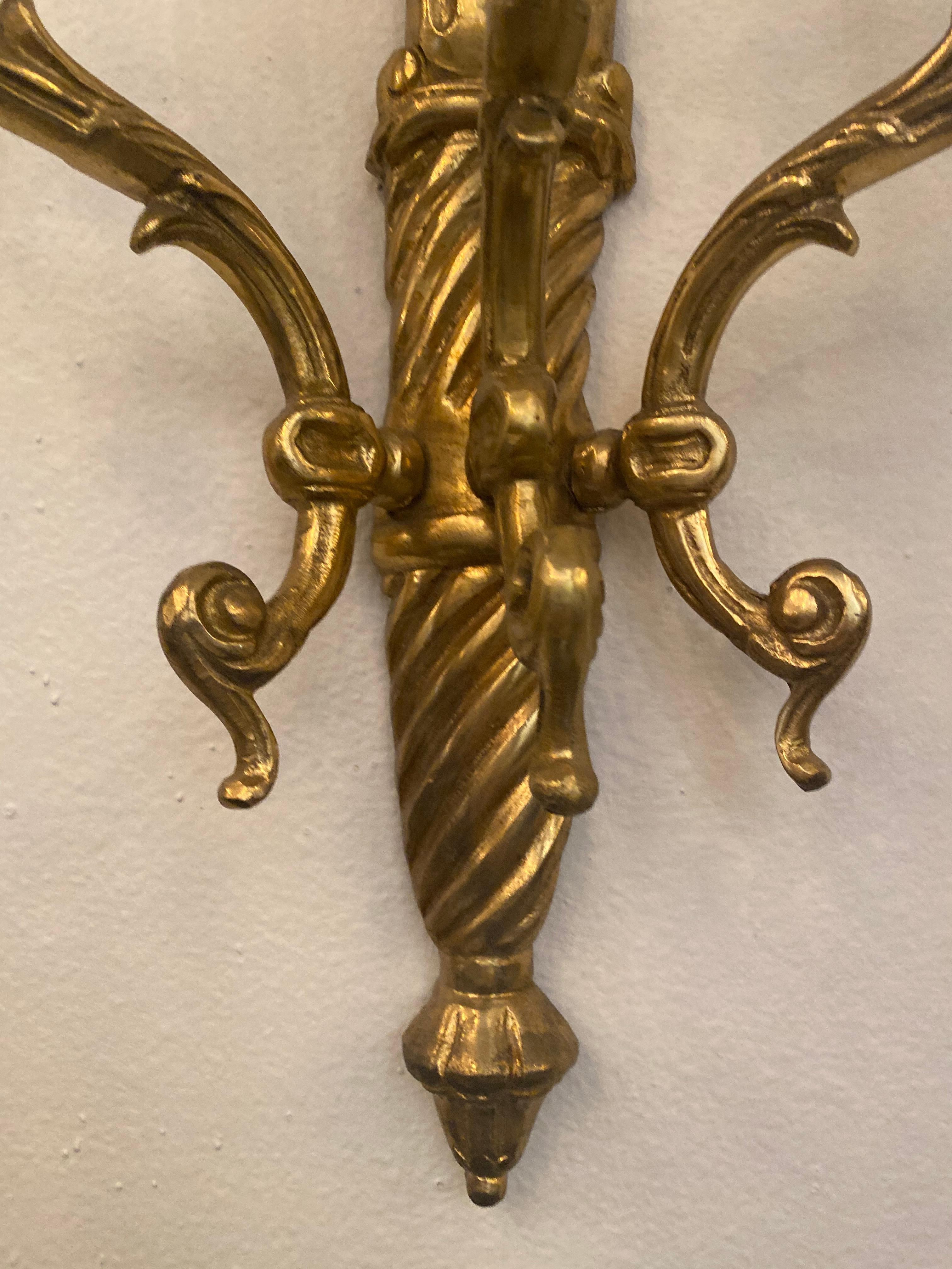 Pair of Neoclassical Style Gold Bronze Wall Sconces In Excellent Condition For Sale In Dallas, TX