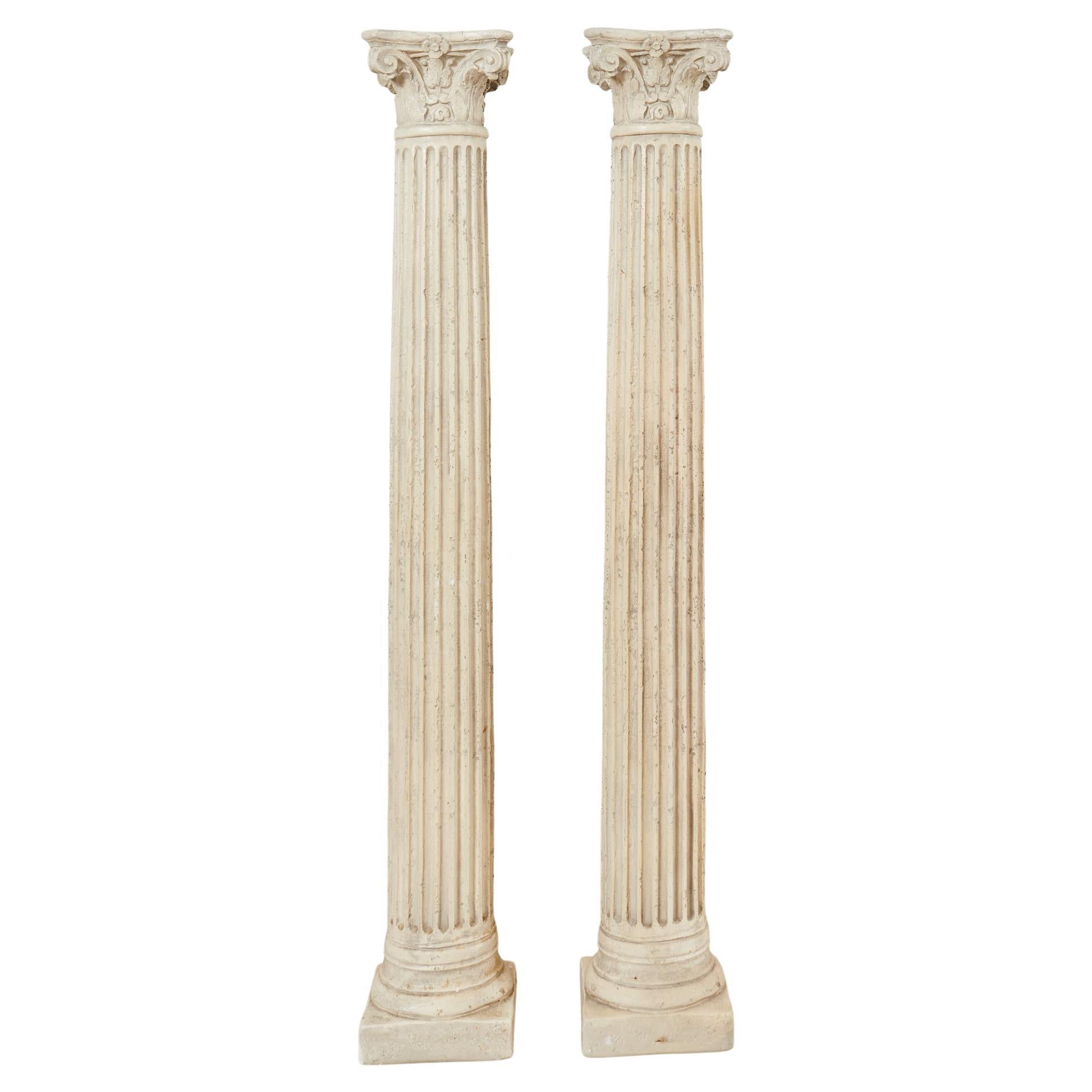 Paar neoklassizistische Greco-Römische Gipssäulen