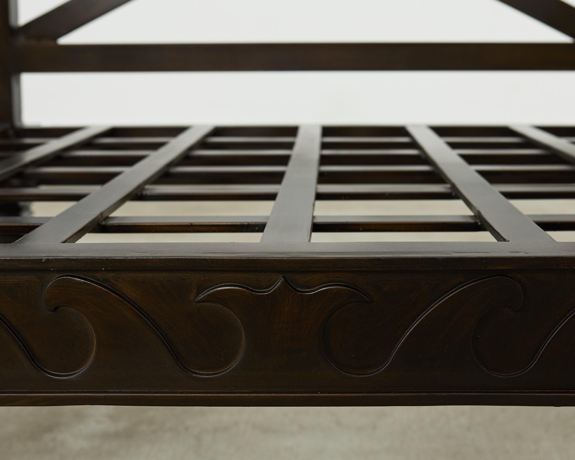 Paire de chaises de jardin et d'ottomans de style néoclassique en fer en vente 9