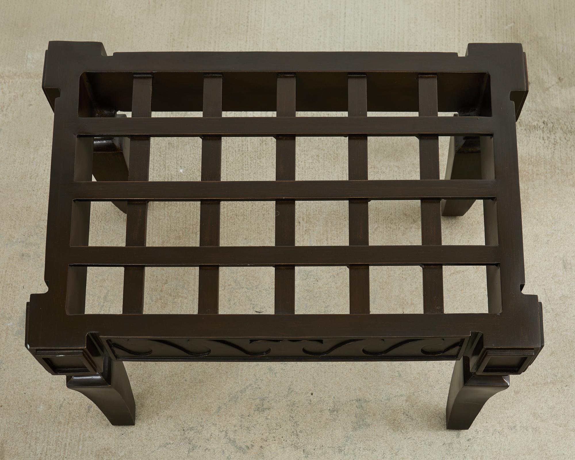 Paire de chaises de jardin et d'ottomans de style néoclassique en fer en vente 11