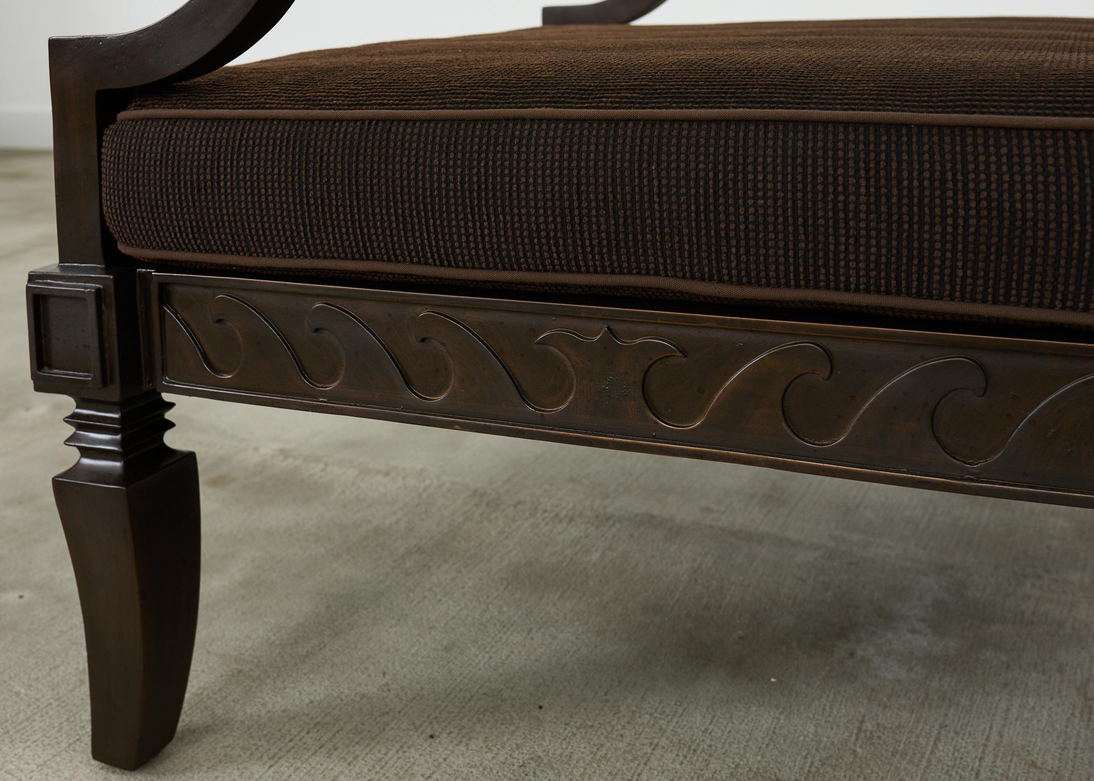 Paire de chaises de jardin et d'ottomans de style néoclassique en fer en vente 1