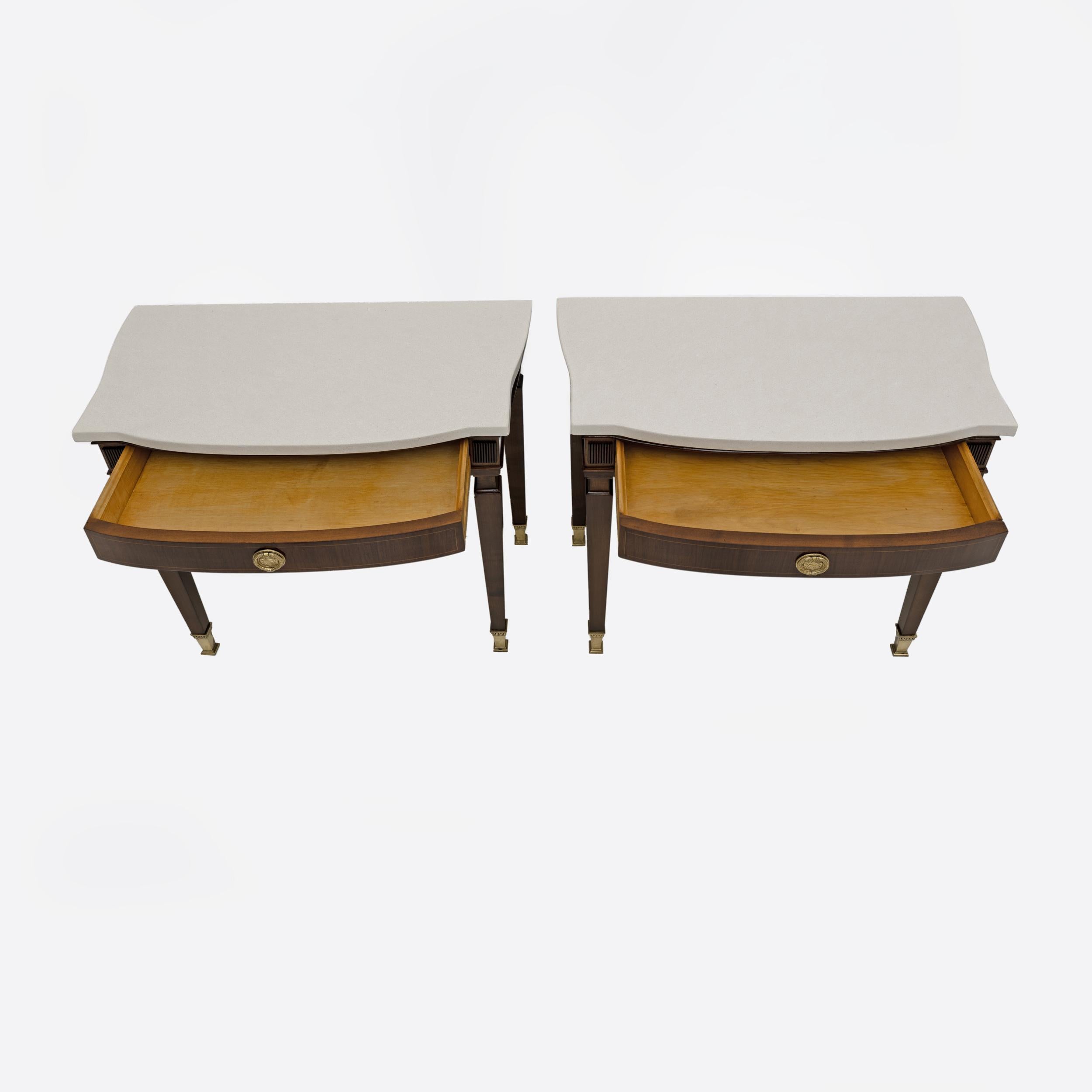 Italian Pair of Neoclassical Style Marble and Mahogany Bedside Tables For Sale