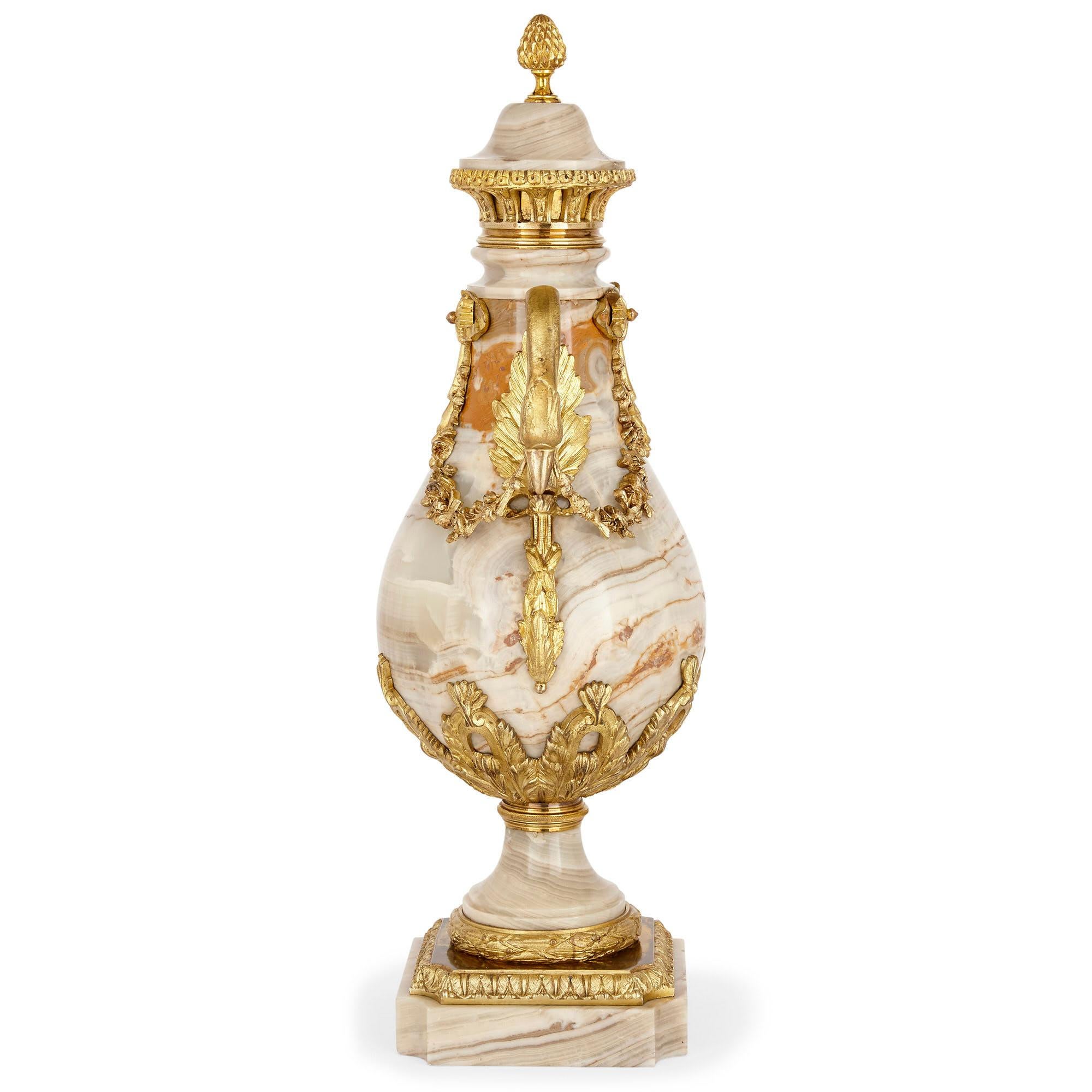 Pair of Neoclassical Style Onyx and Gilt Bronze Vases In Good Condition In London, GB