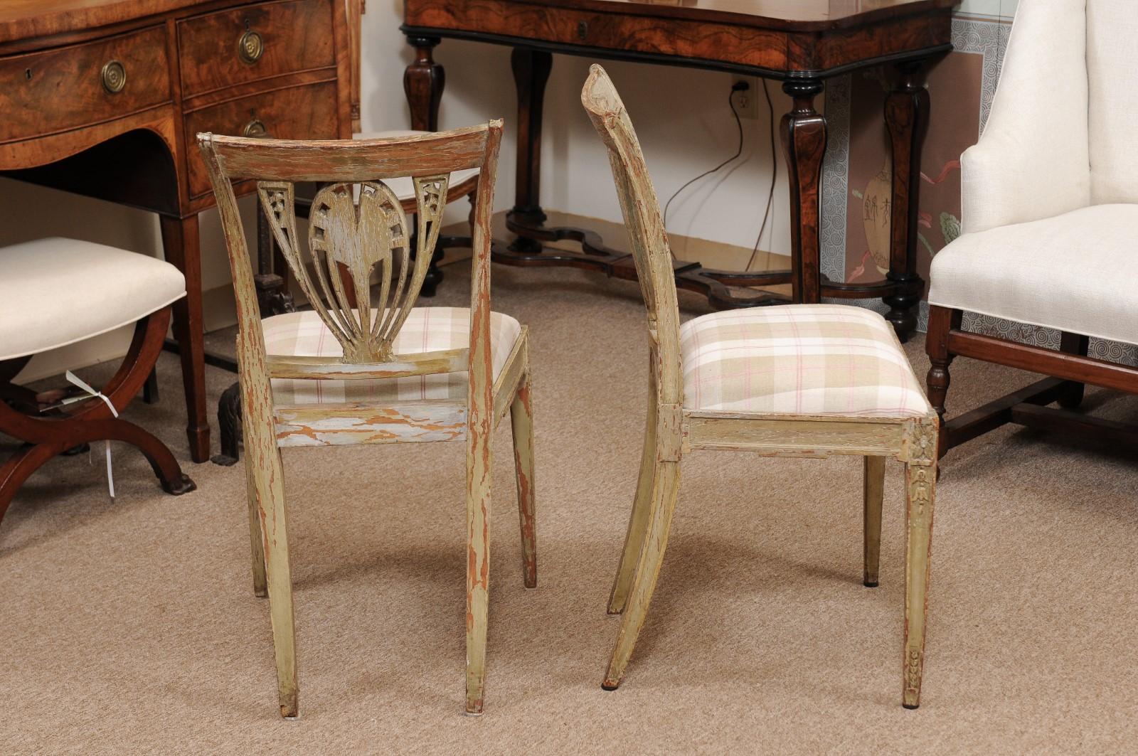 Pair of Neoclassical Style Painted Swedish Side Chairs, circa 1890 1