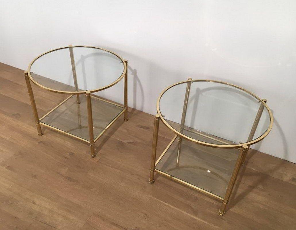 Pair of Neoclassical Style Round Brass Side Tables in vendita 1