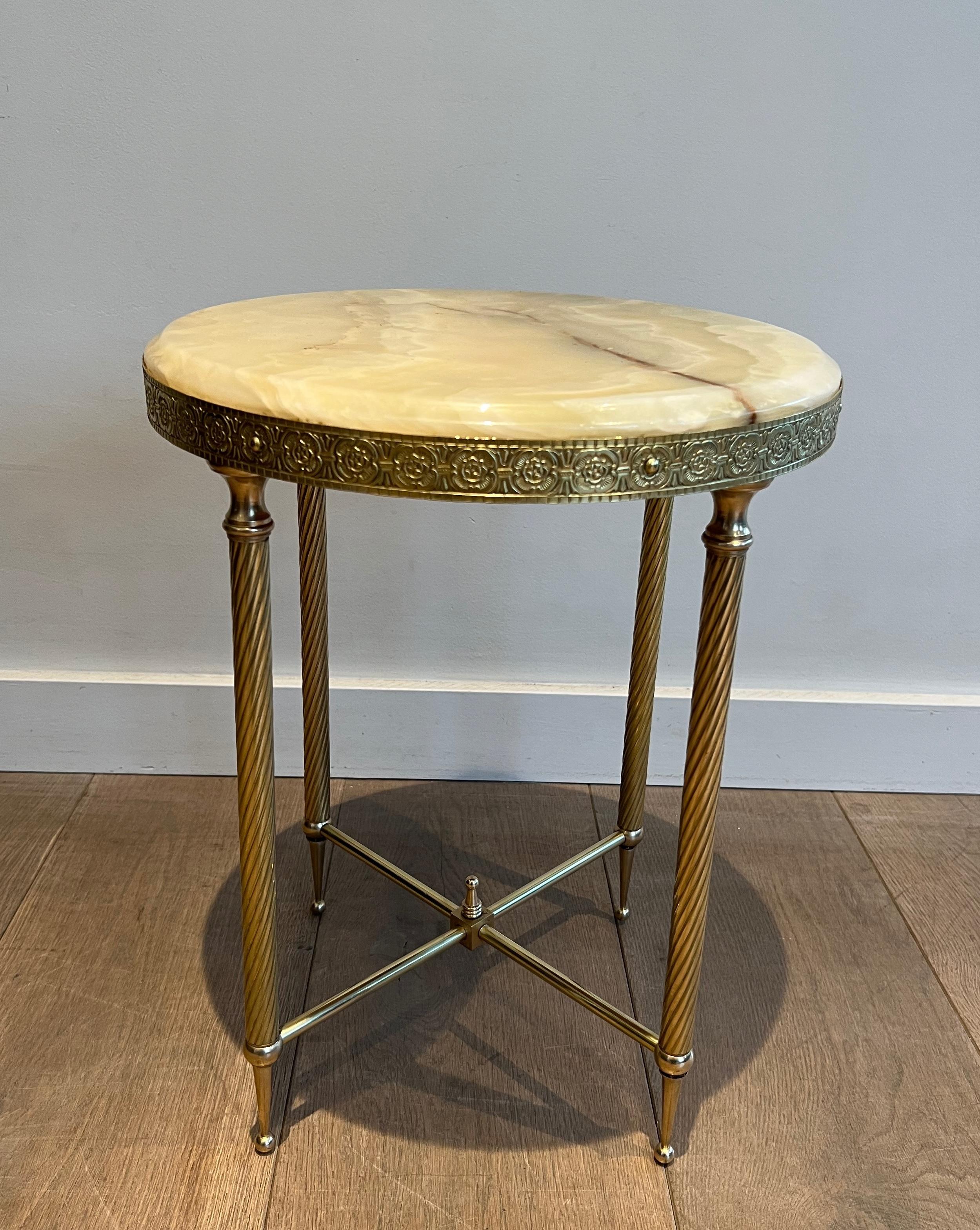 Pair of Neoclassical Style Round Brass Side Tables with Onyx Tops In Good Condition In Marcq-en-Barœul, Hauts-de-France