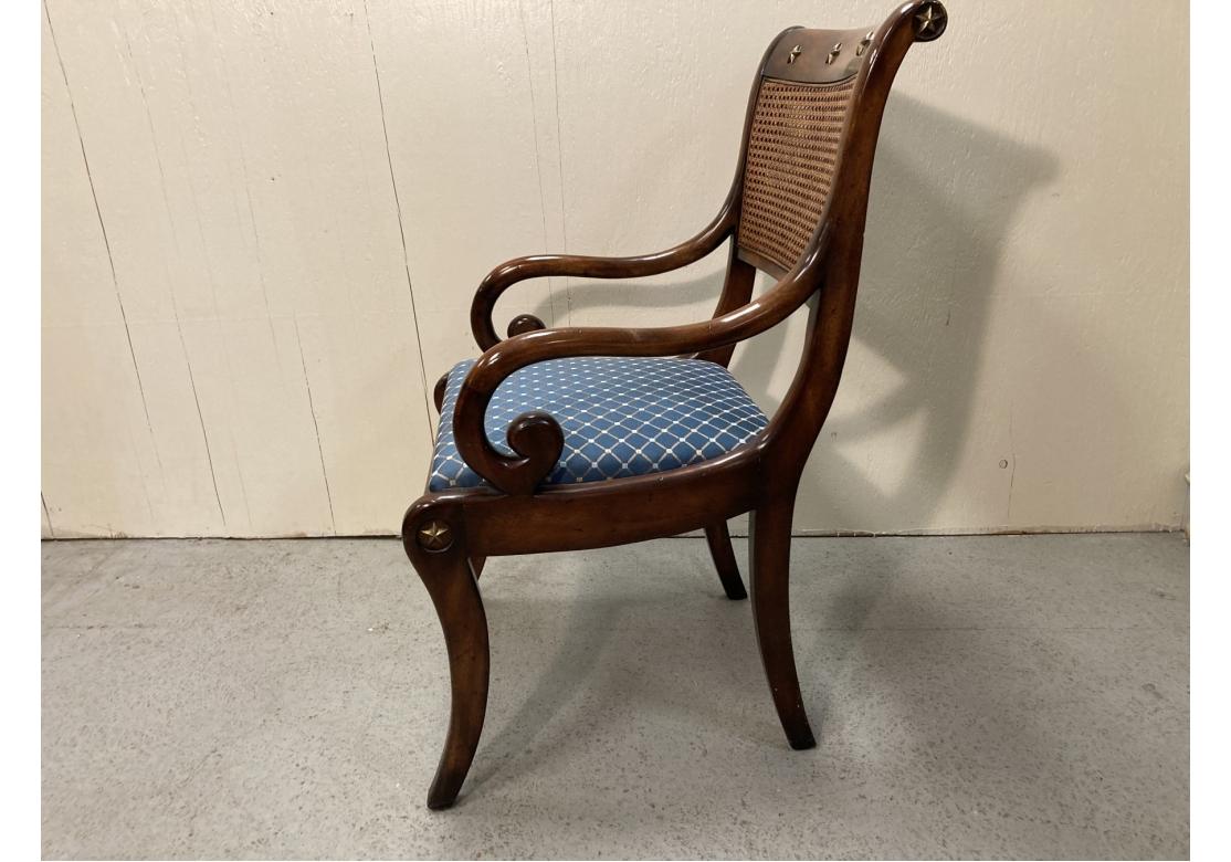 Pareja De Sillones Estrella De Estilo Neoclásico Por Theodore Alexander en Bastante bueno estado para la venta en Bridgeport, CT