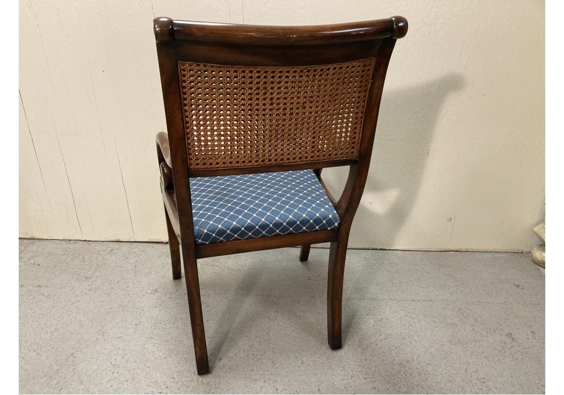 Pareja De Sillones Estrella De Estilo Neoclásico Por Theodore Alexander Latón en venta