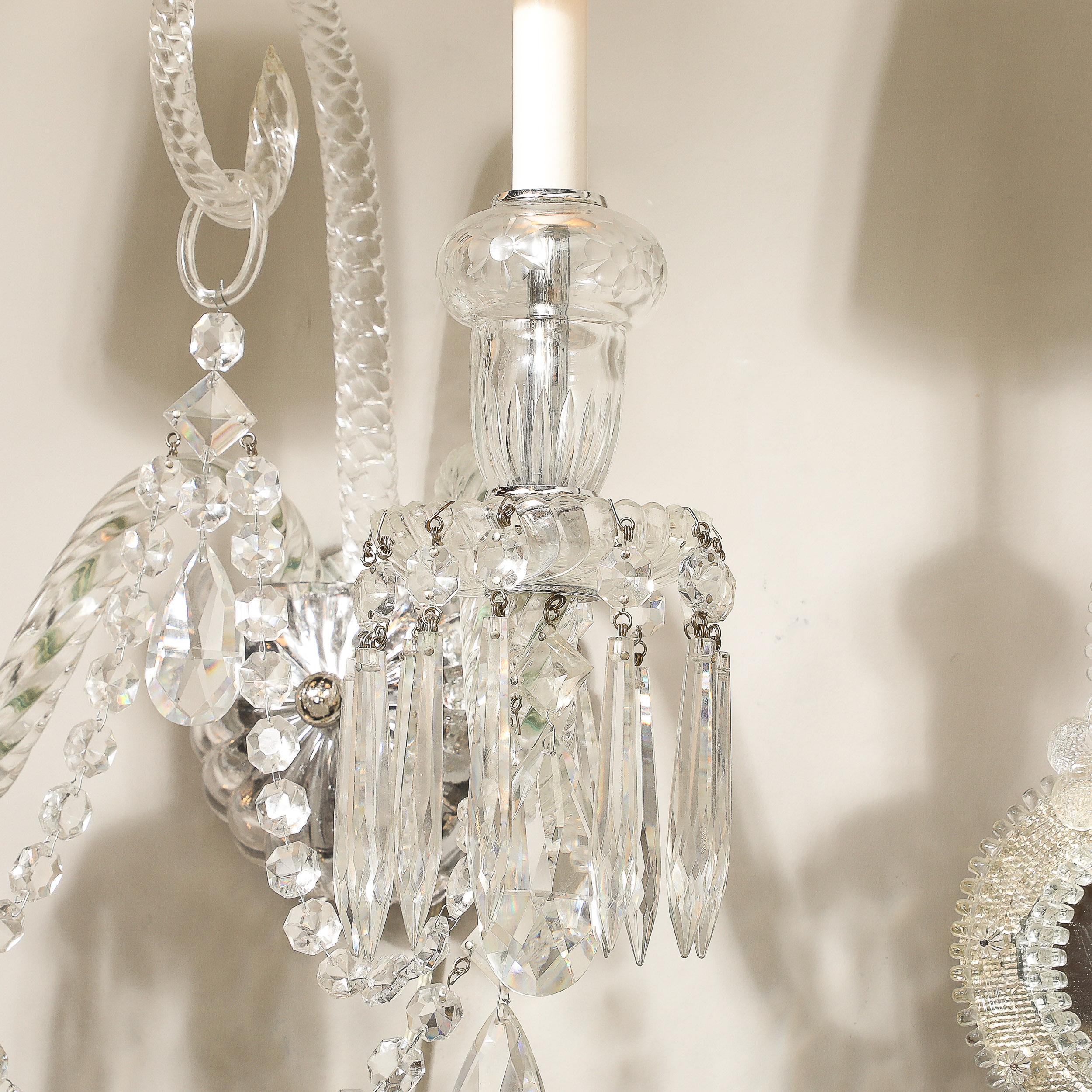 Paire d'appliques néoclassiques à deux bras en cristal avec abat-jour blanc de Baccarat en vente 4