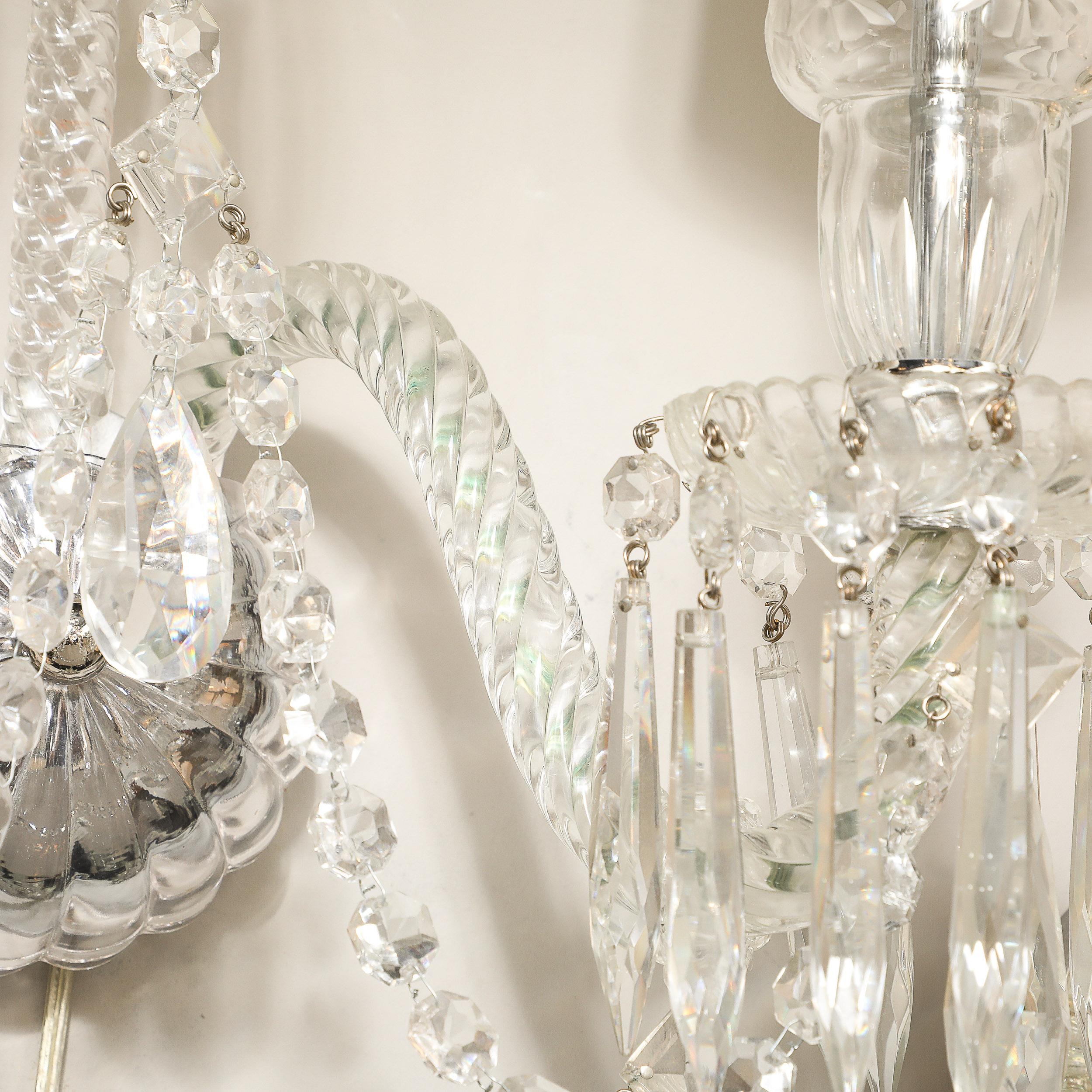 Paire d'appliques néoclassiques à deux bras en cristal avec abat-jour blanc de Baccarat en vente 10