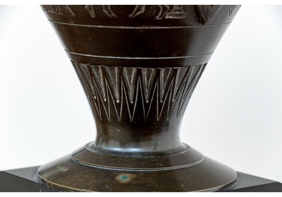 Paire de lampes de table néoclassiques en forme d'urne pour restauration en vente 6