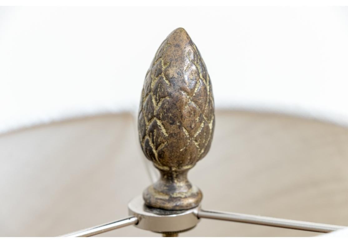 Néoclassique Paire de lampes de table néoclassiques en forme d'urne pour restauration en vente