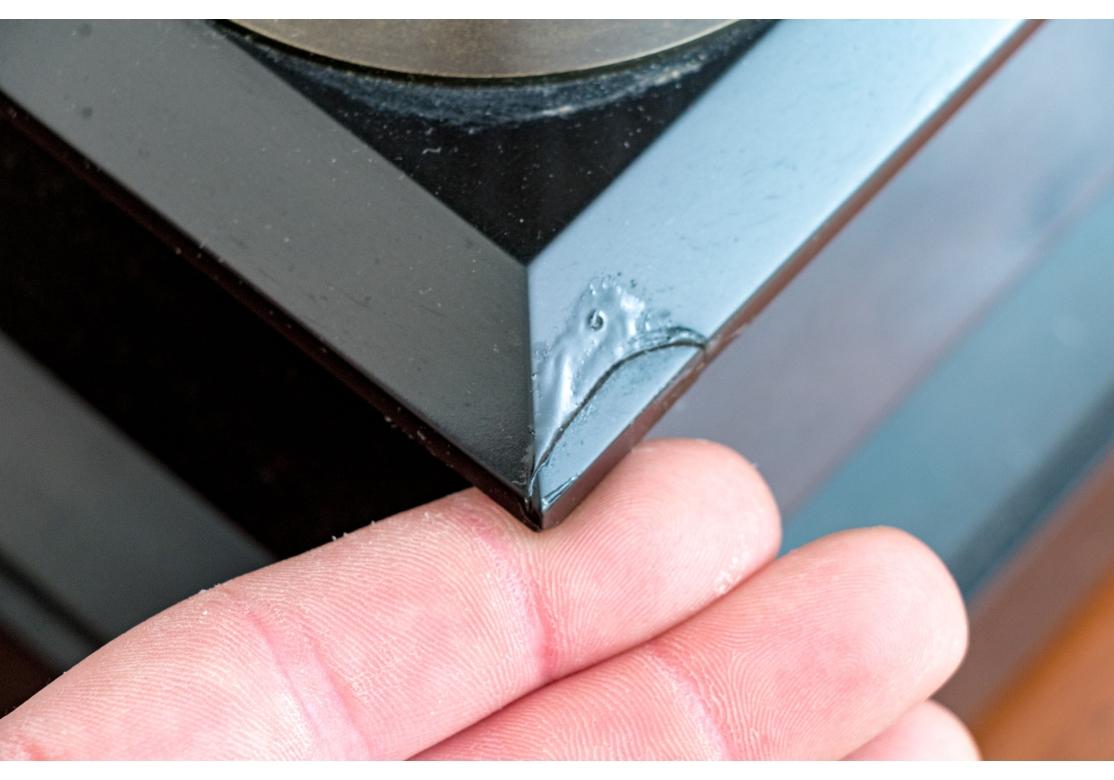 Métal Paire de lampes de table néoclassiques en forme d'urne pour restauration en vente