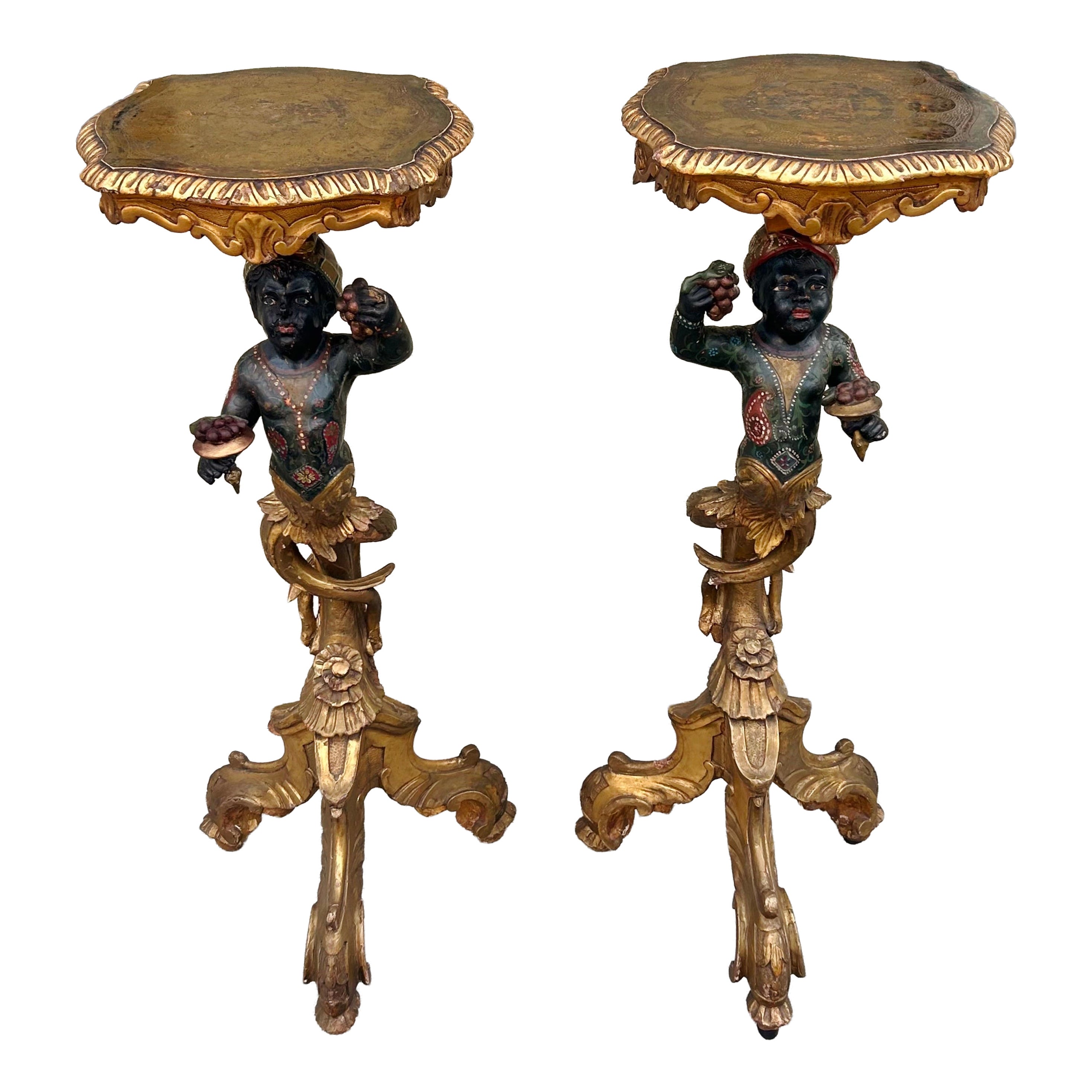 Coppia di piedistalli neoclassici veneziani a figure policrome e dorate, C.C. 1780 in vendita