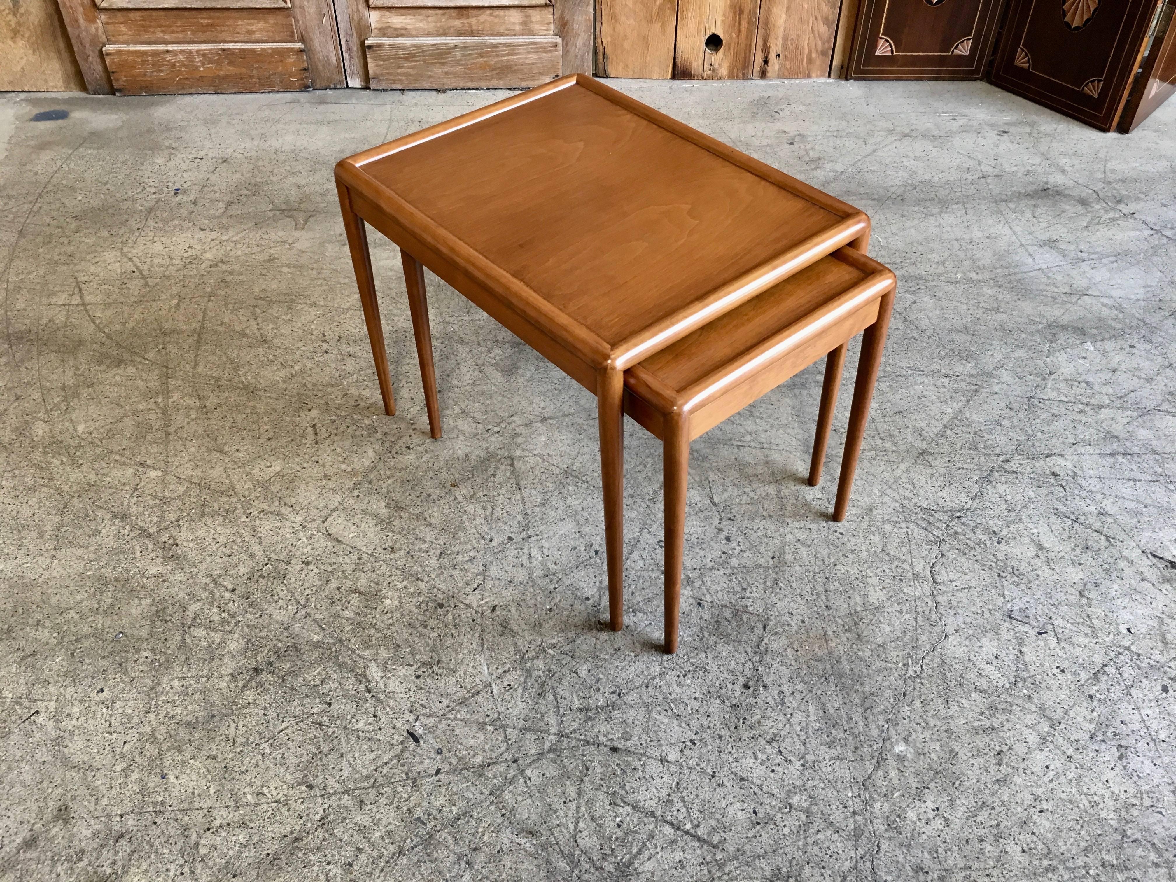 Pair of Nesting Tables by T.H. Robsjohn-Gibbings for Widdicomb In Good Condition In Denton, TX